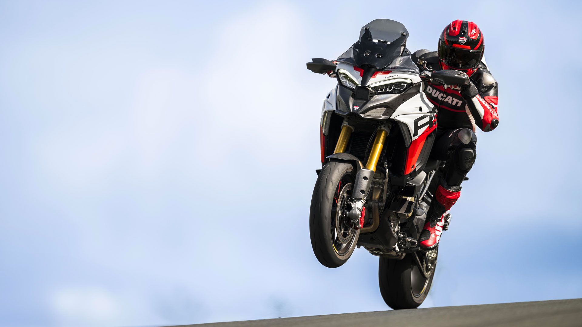 Ducati Multistrada V4 RS 2024 accion (9)