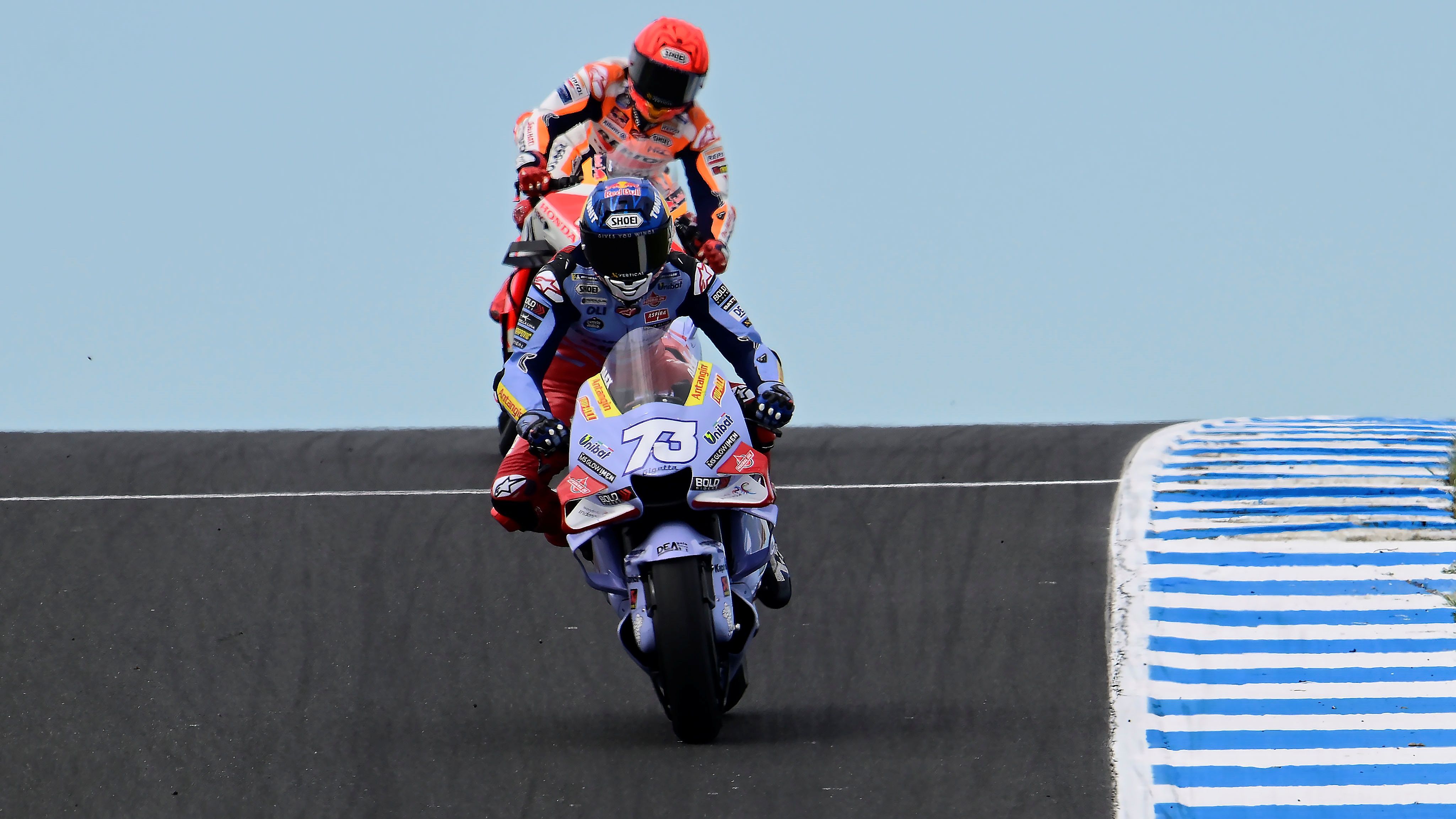 Álex Márquez seguido por Marc Márquez, MotoGP Phillip Island 2023