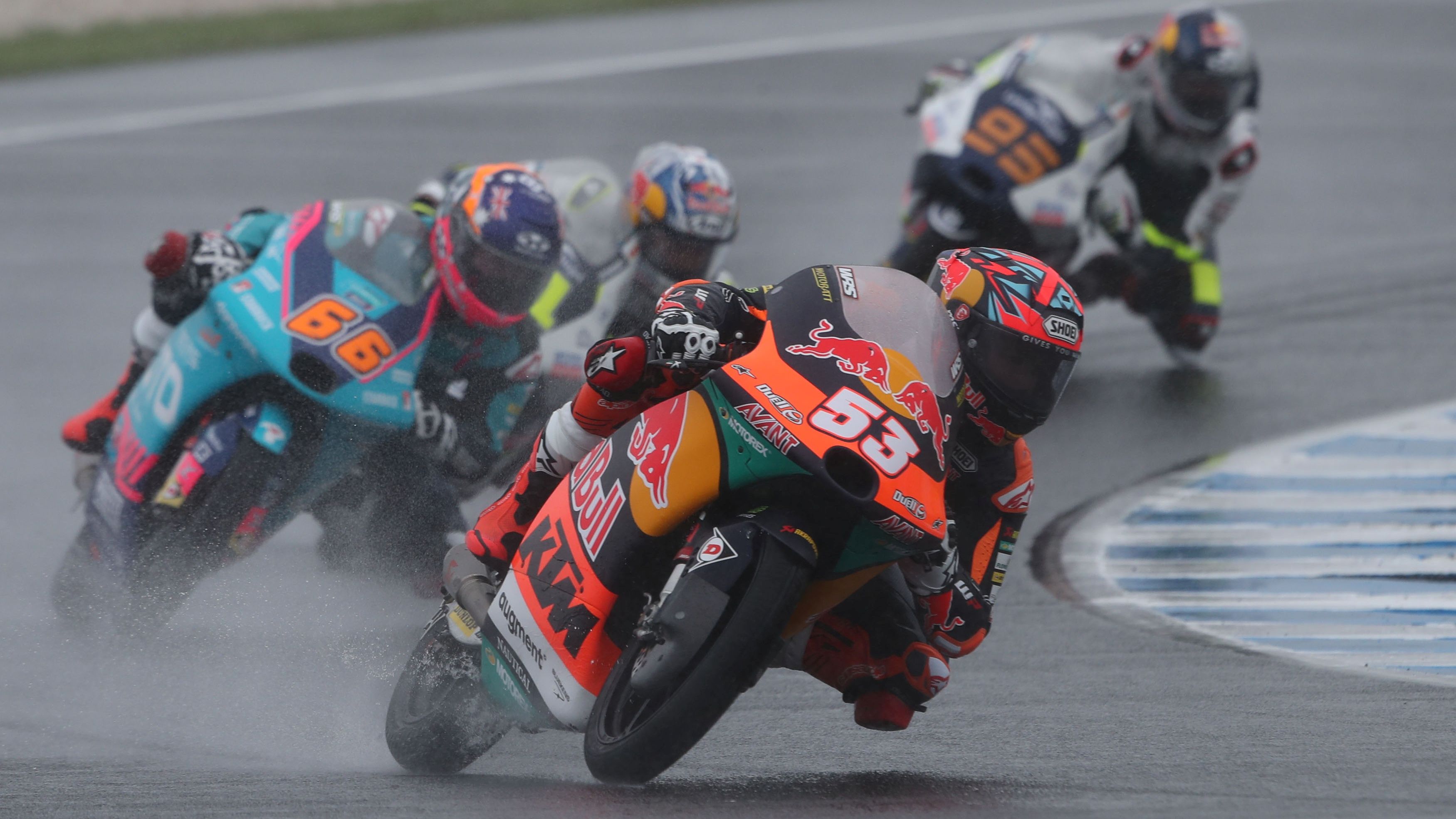 Deniz Oncu delante de Joel Kelso, Ayumu Sasaki y Collin Veijer, Moto3 Phillip Island 2023