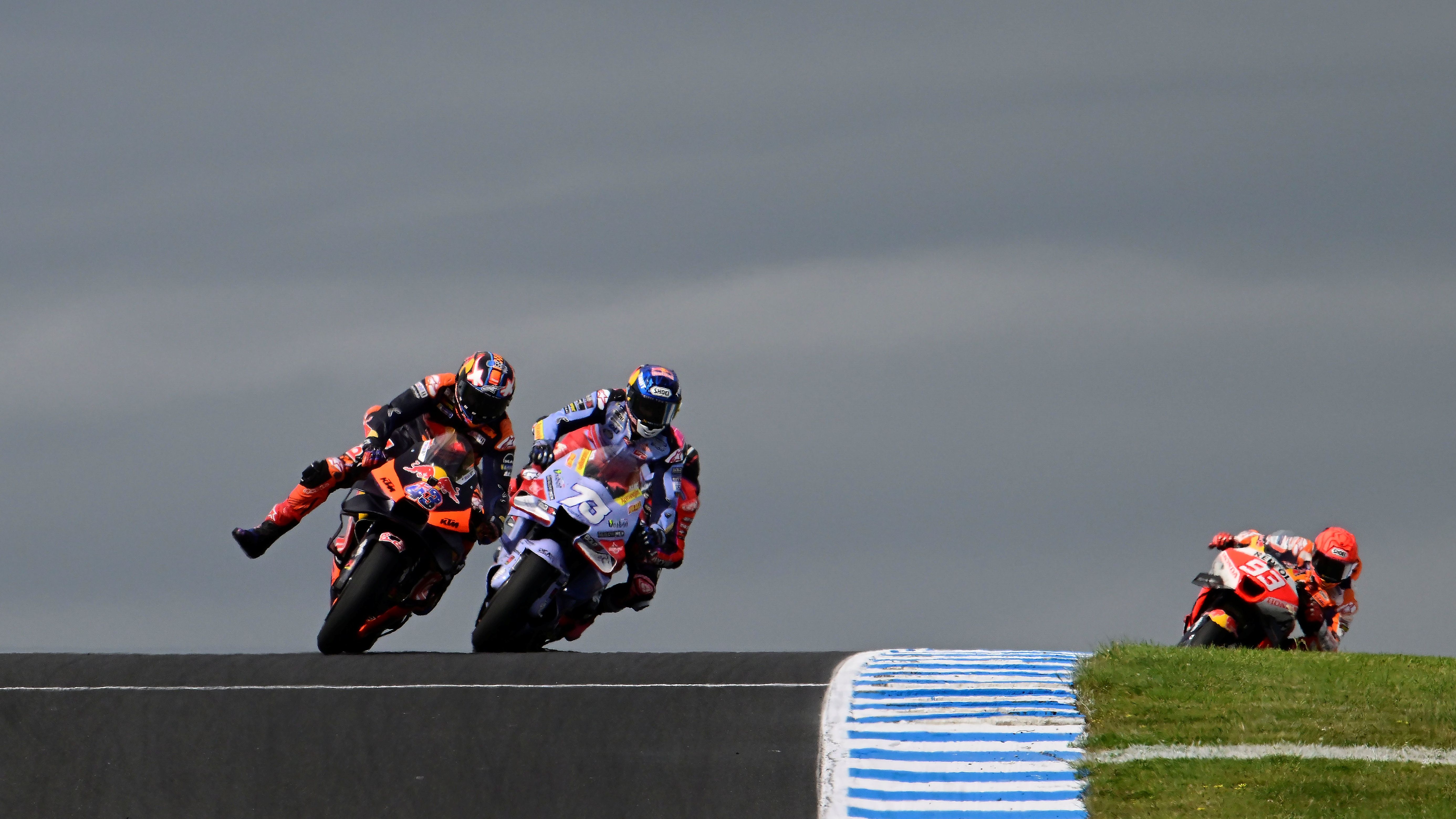 Jack Miller delante de Álex Márquez, MotoGP Phillip Island 2023