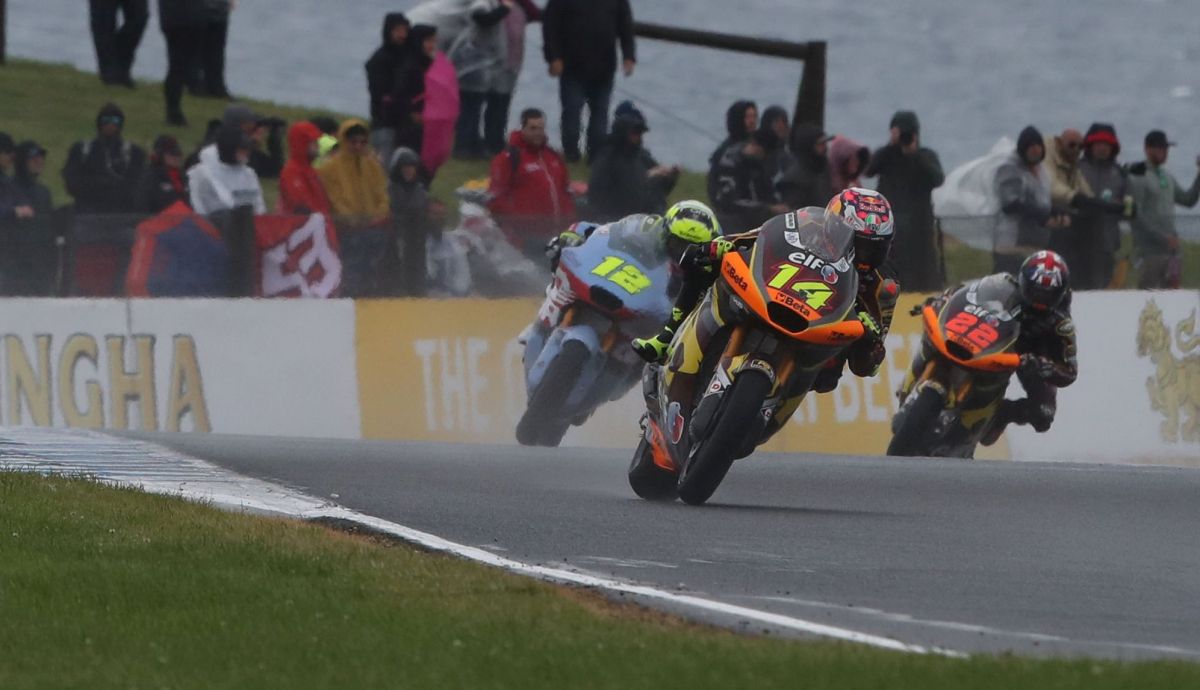 Tony Arbolino perseguido por Filip Salac y Sam Lowes Tony Arbolino perseguido por Filip Salac y Sam Lowes
