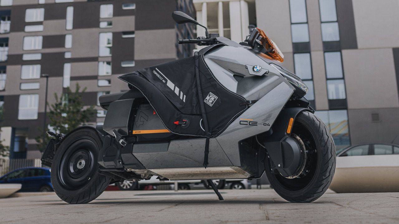 Tucano Urbano Termoscud: un cubre piernas para cada scooter