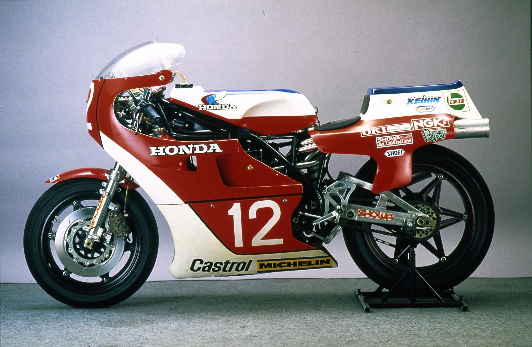 Honda NR500 de 1982, una referencia de la vanguardia tecnológica.