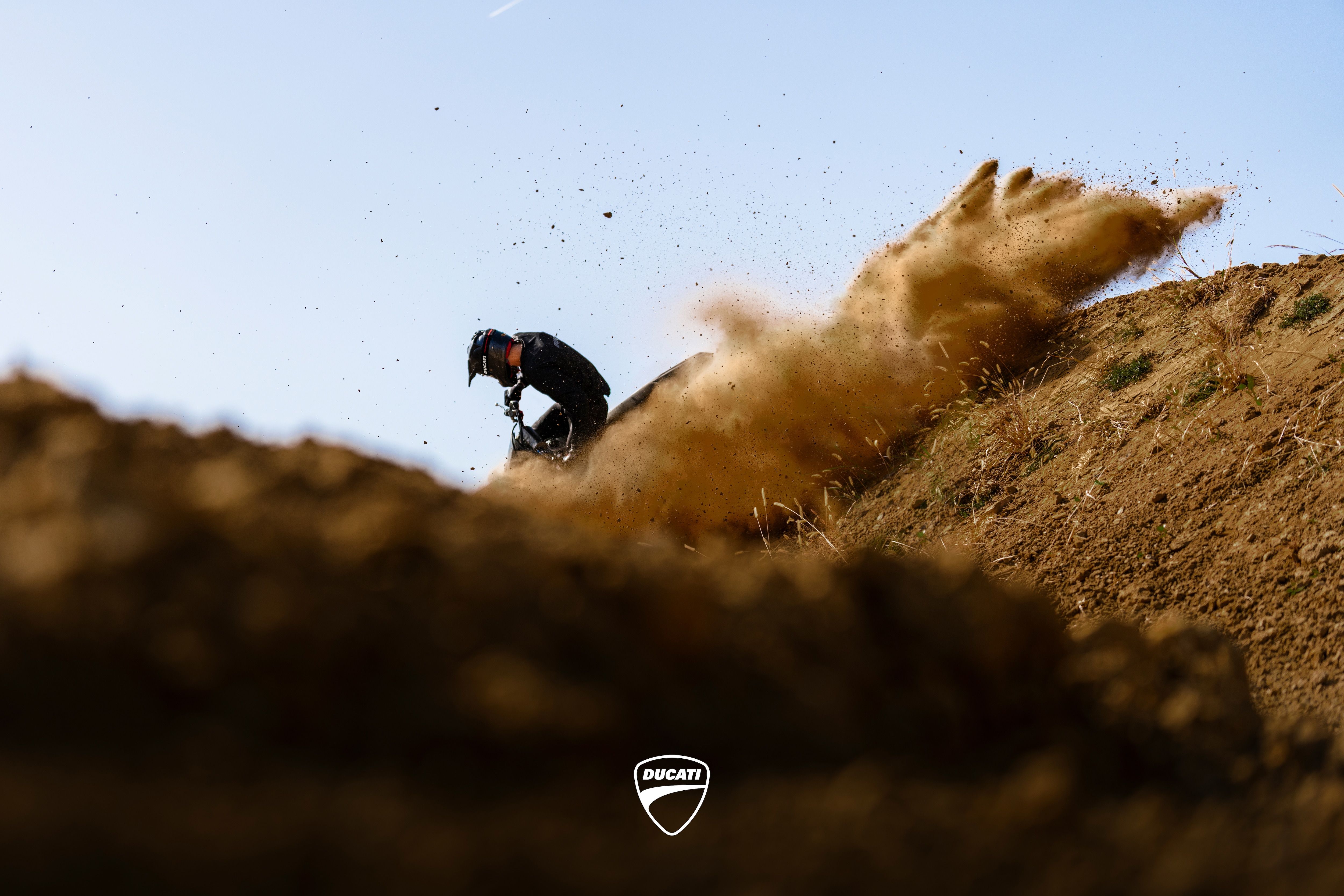 Ducati salta a el motocross.  La marca italiana producirá su propia moto de cross 