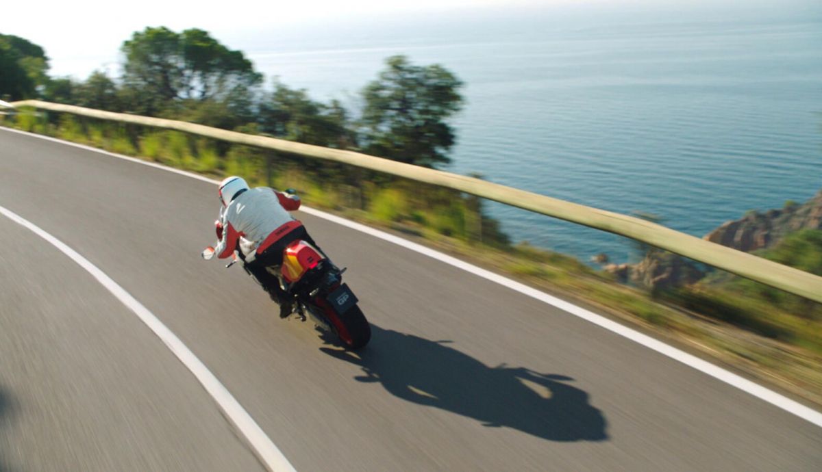 2024 YAM XS850GP EU SW ACT 010 03 preview
