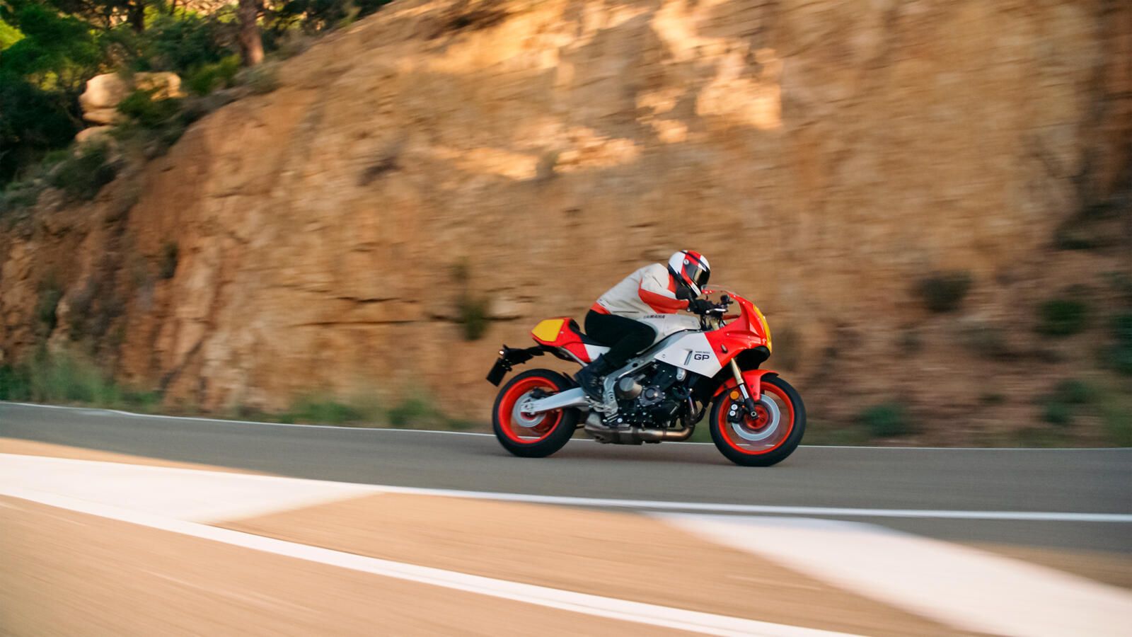 Fotos Yamaha XSR900 GP