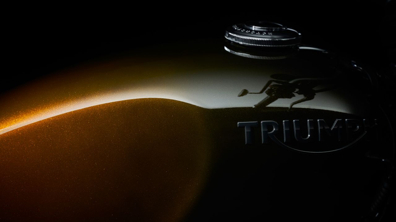 Triumph Scrambler Orange Stealth Edition 2024