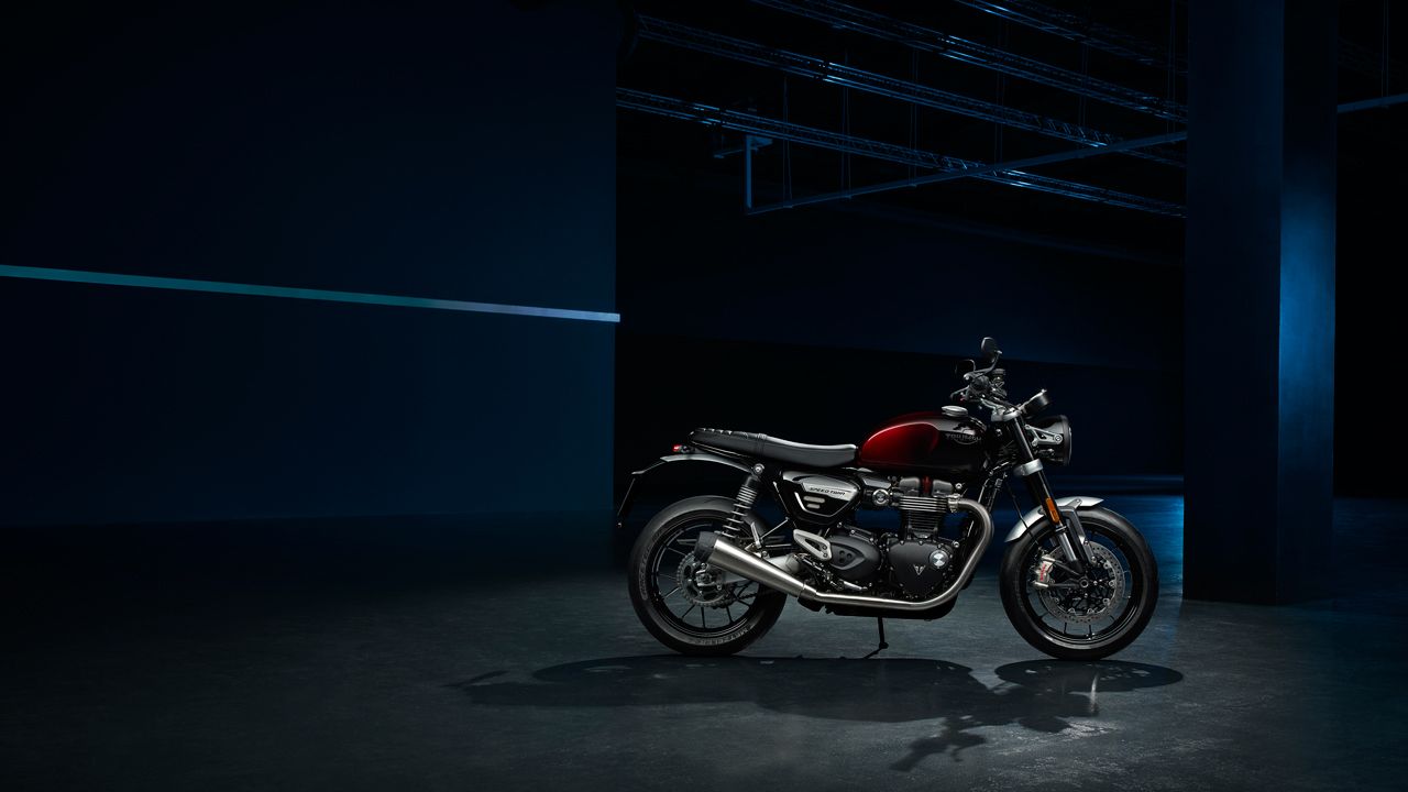 Triumph Speed Twin 1200 Red Stealth Edition