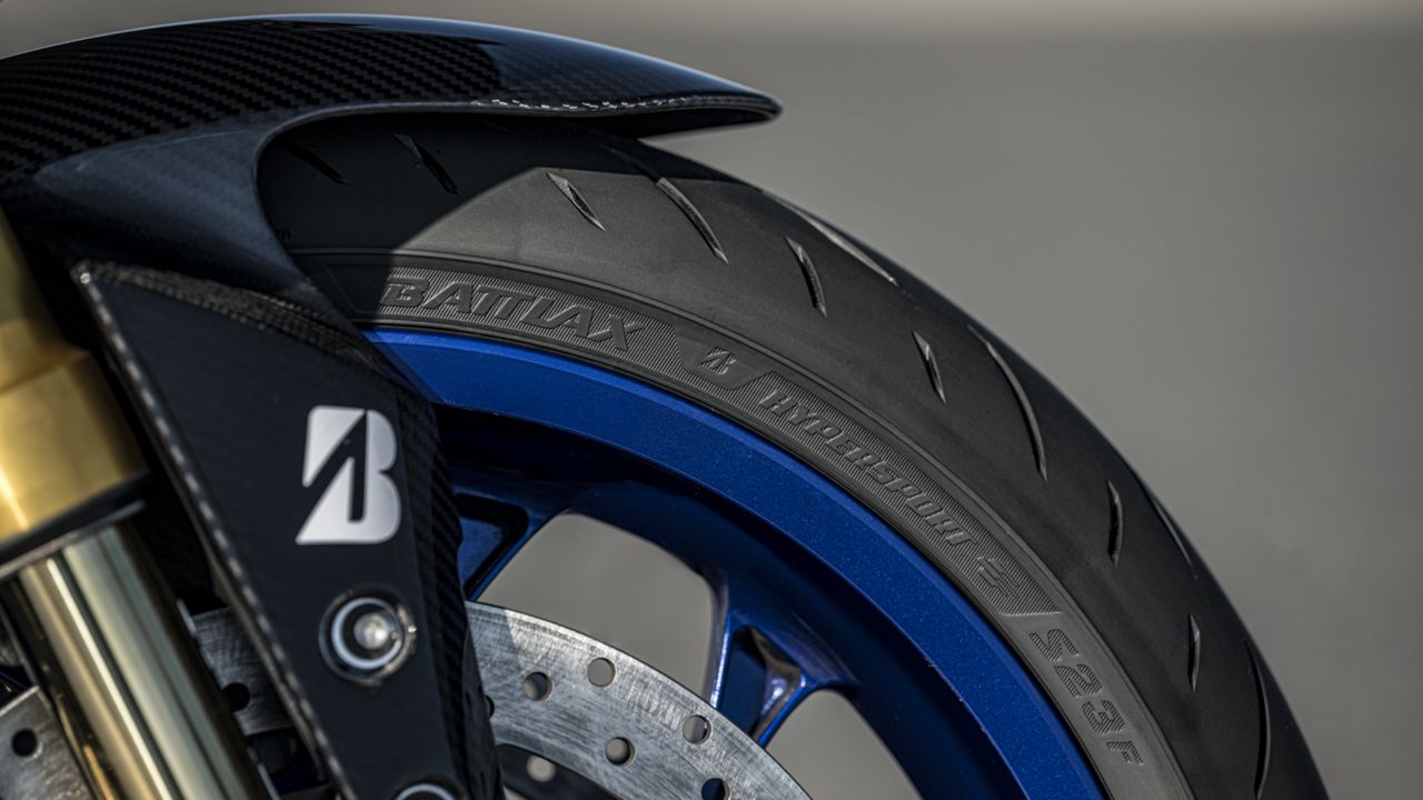 Bridgestone Battlax Hypersport S23 (2)