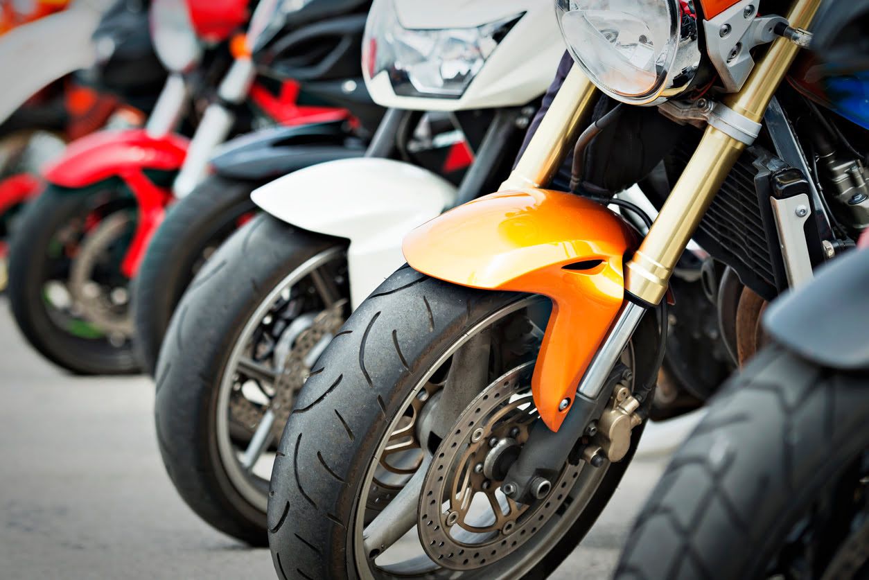 Cómo averiguar el código de color de la moto