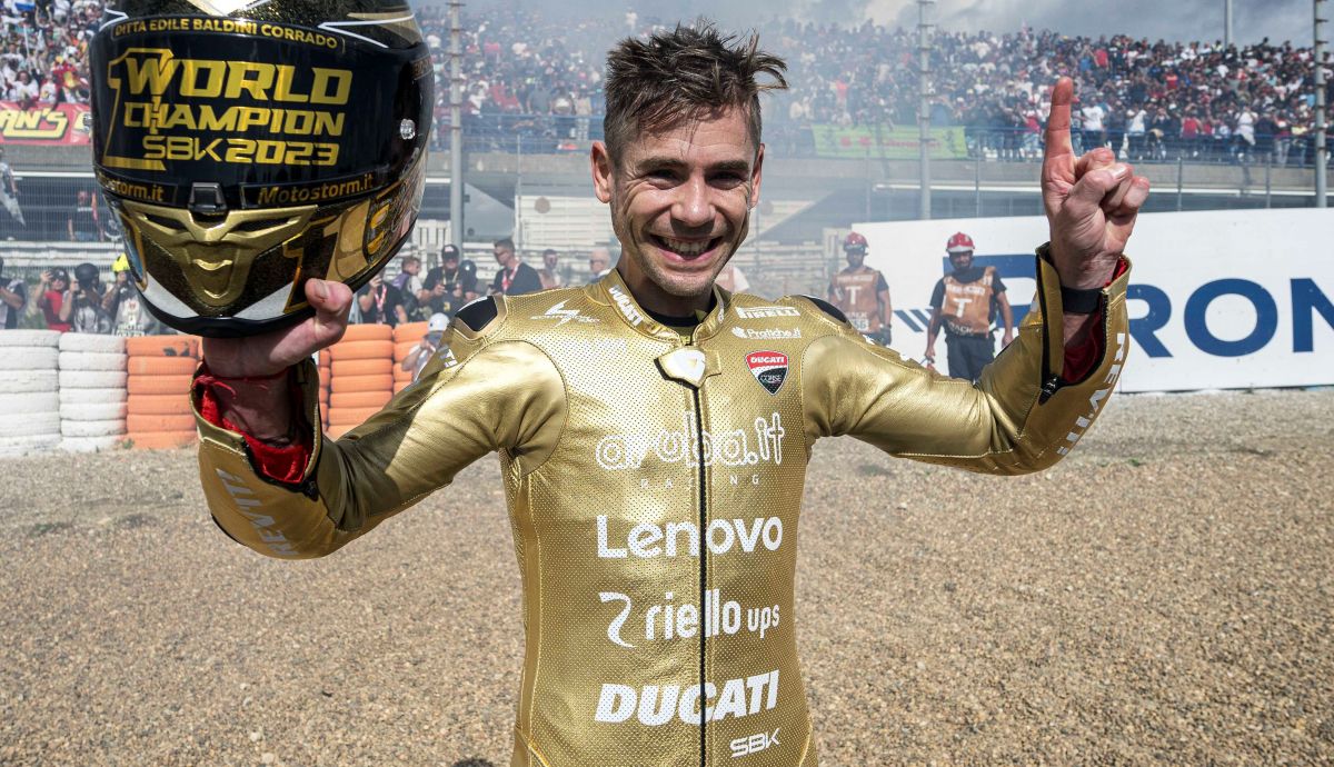 Álvaro Bautista festeja su título mundial, WSBK Jerez 2023