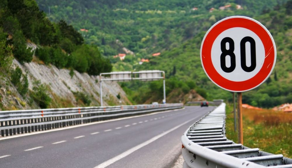 A 80 km h en las autovías y autopistas, el nuevo límite de velocidad que entrará en vigor A 80 km h en las autovías y autopistas, el nuevo límite de velocidad que entrará en vigor