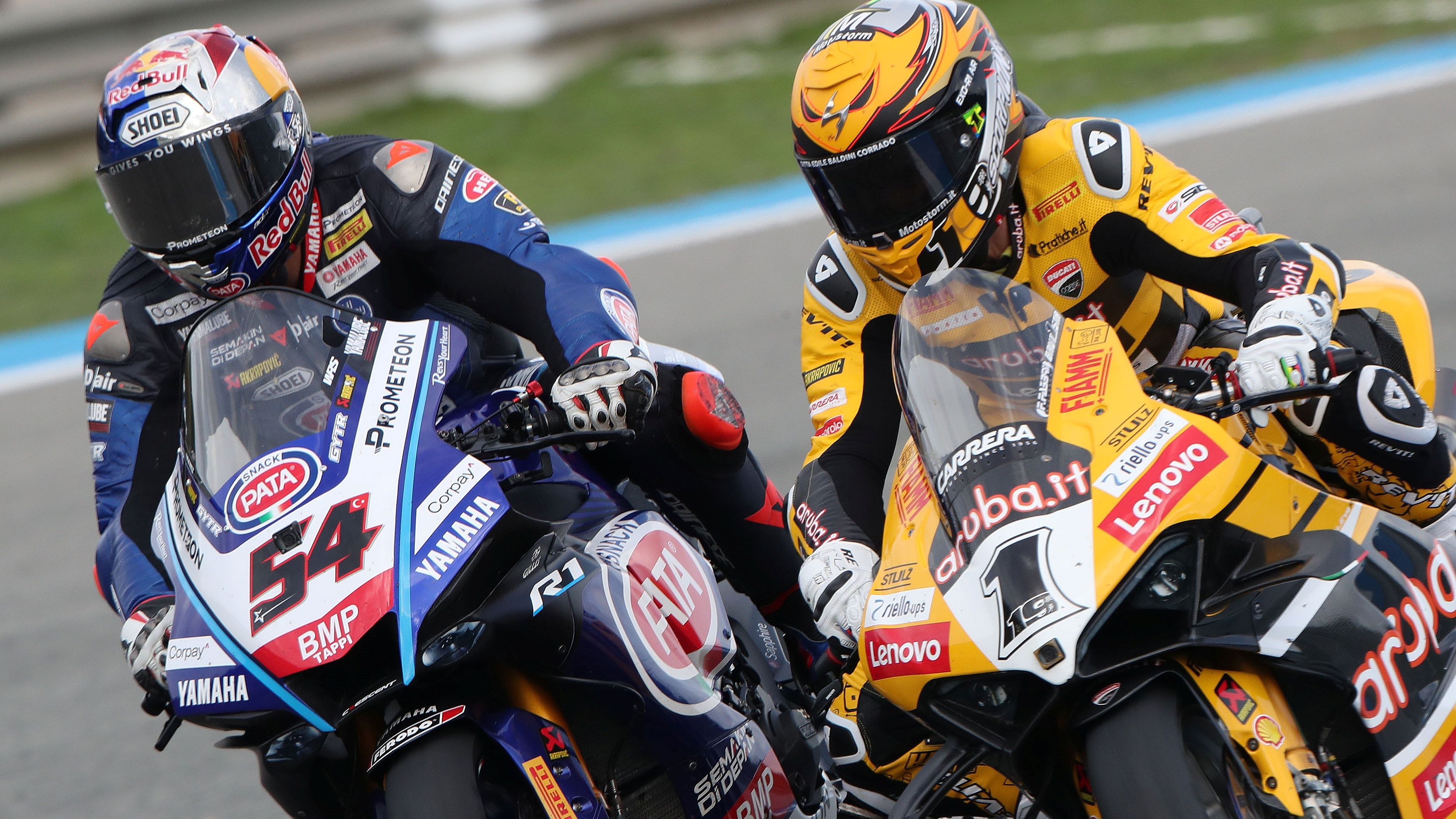 Toprak Razgatlioglu por el interior de Álvaro Bautista, WSBK Jerez 2023