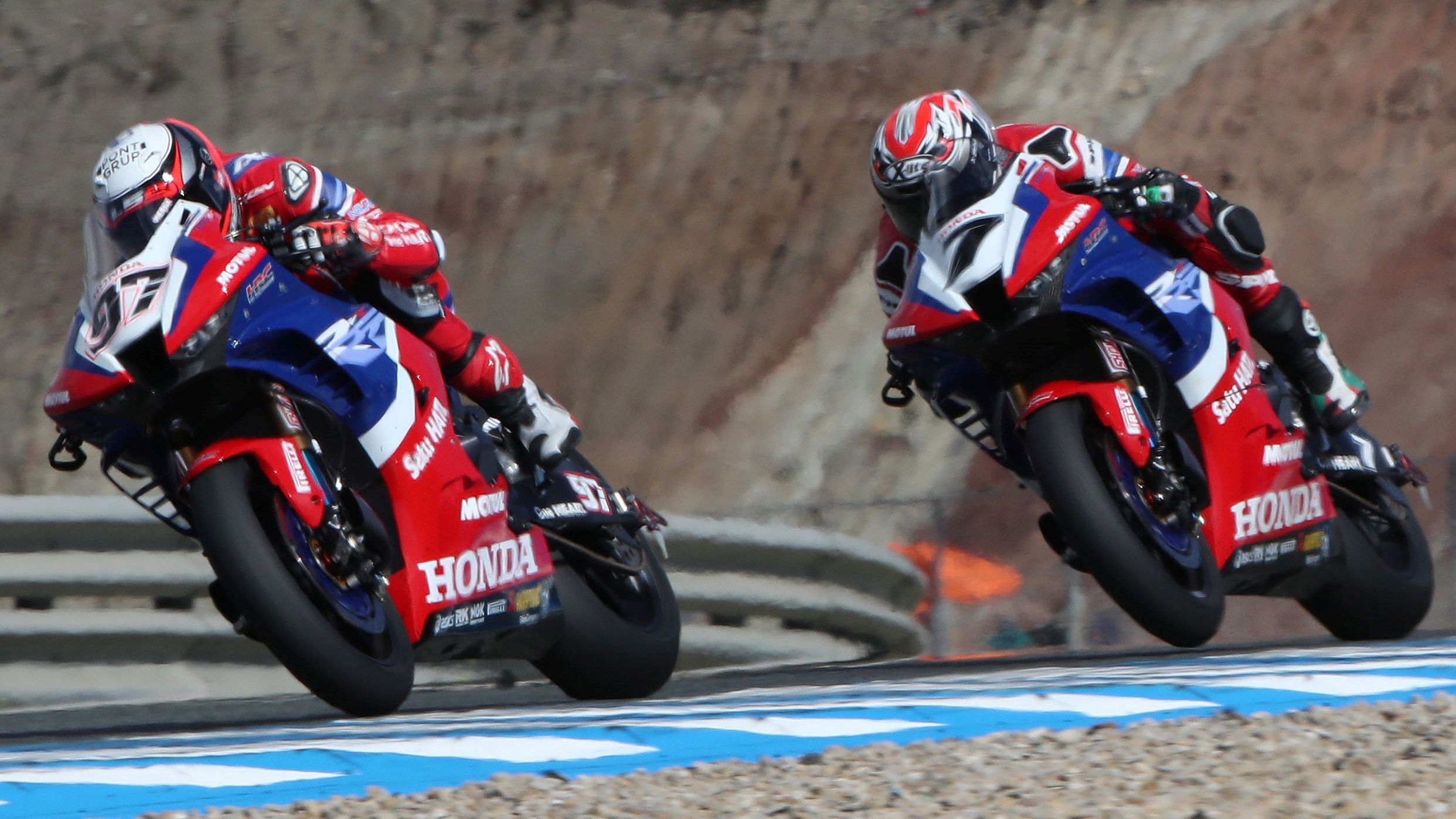 Xavi Vierge delante de Iker Lecuona, WSBK Jerez 2023