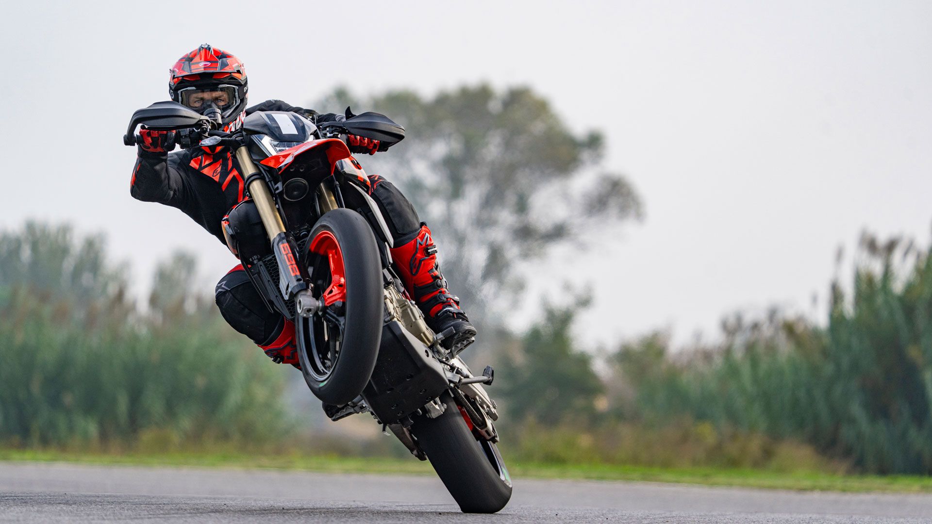 Ducati Hypermotard 698 2024 Accion (4)
