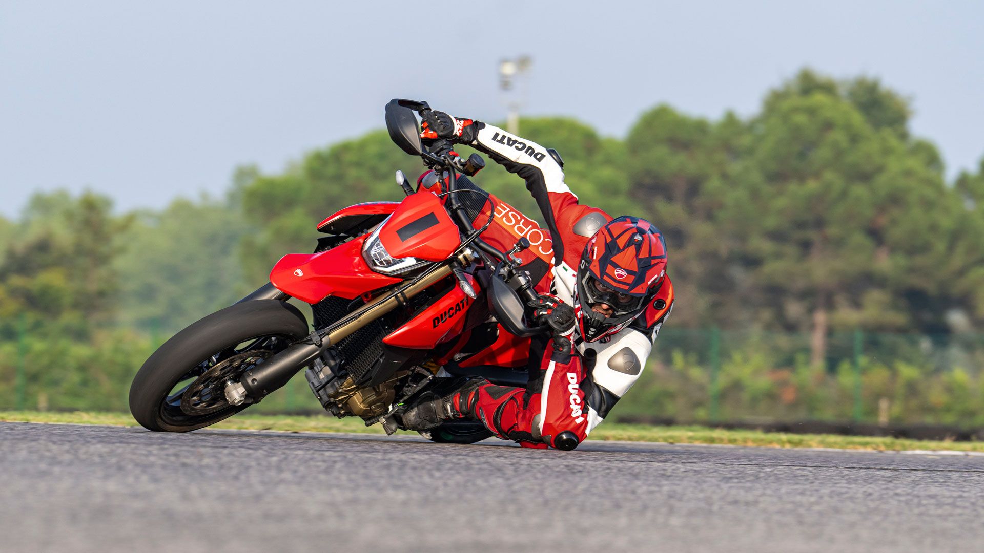 Ducati Hypermotard 698 2024 Accion (7)