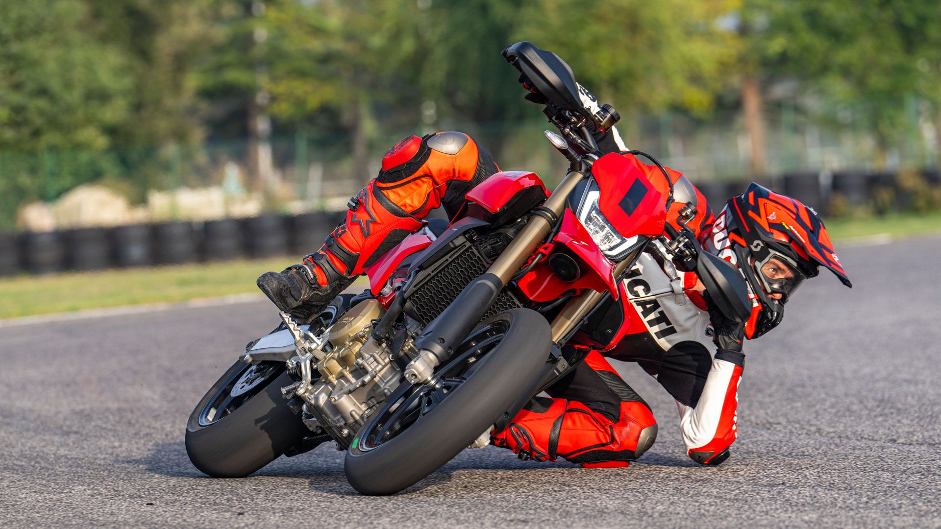 Ducati Hypermotard 698 2024 Accion (9)