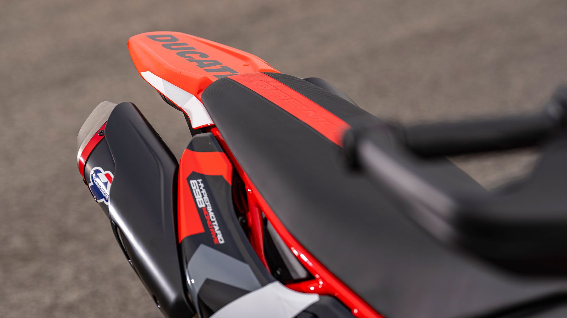 Ducati Hypermotard 698 2024 Detalles (17)
