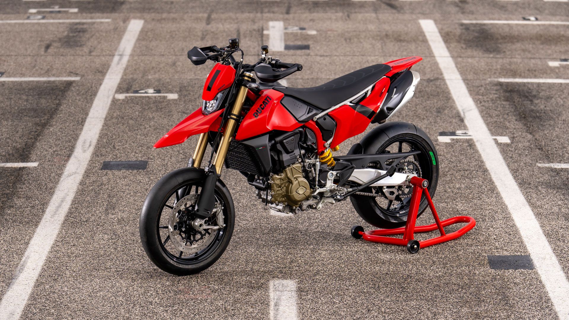 Ducati Hypermotard 698 2024 Estatica (3)