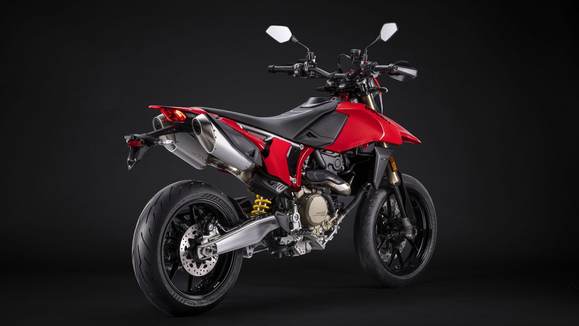 Ducati Hypermotard 698 2024 Estudio (4)