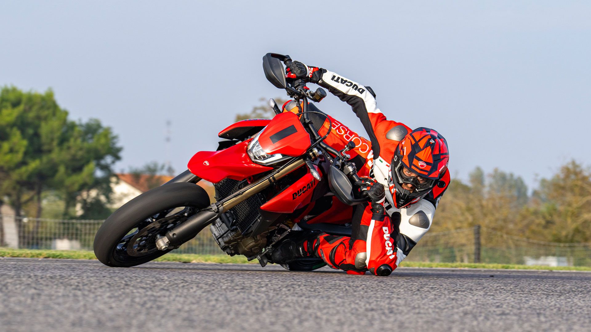 Ducati Hypermotard 698 2024 Accion (8)