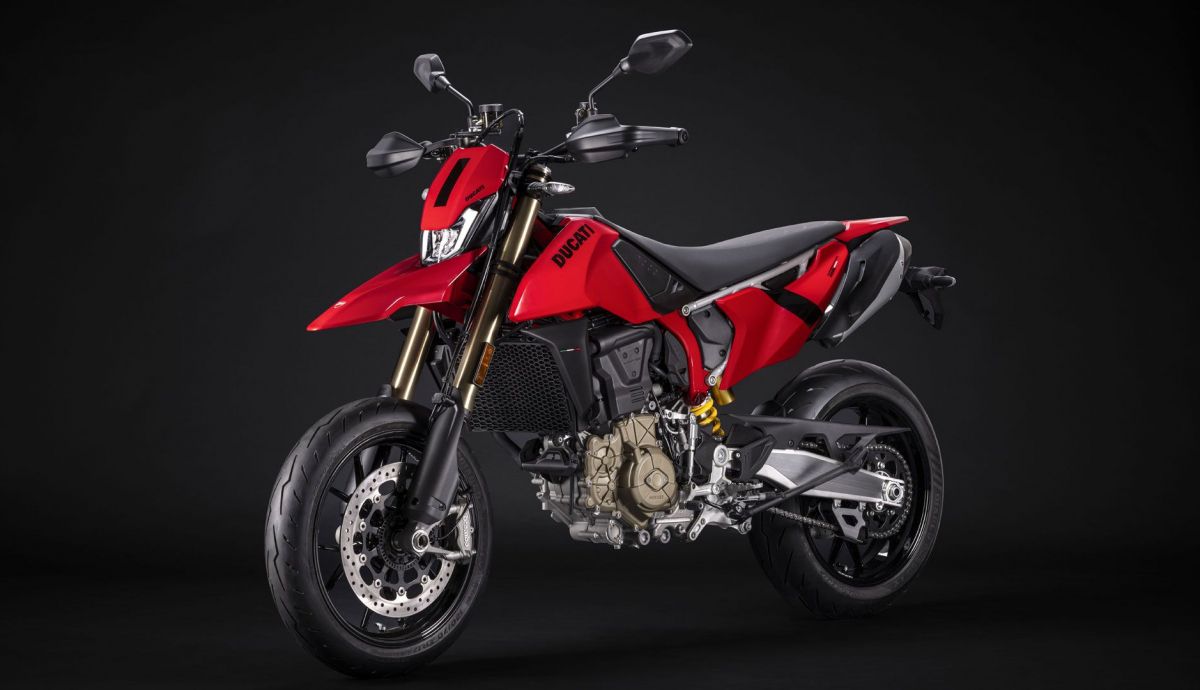 ducati-hypermotard-698-2024-estudio-3_7_1200x690.jpeg