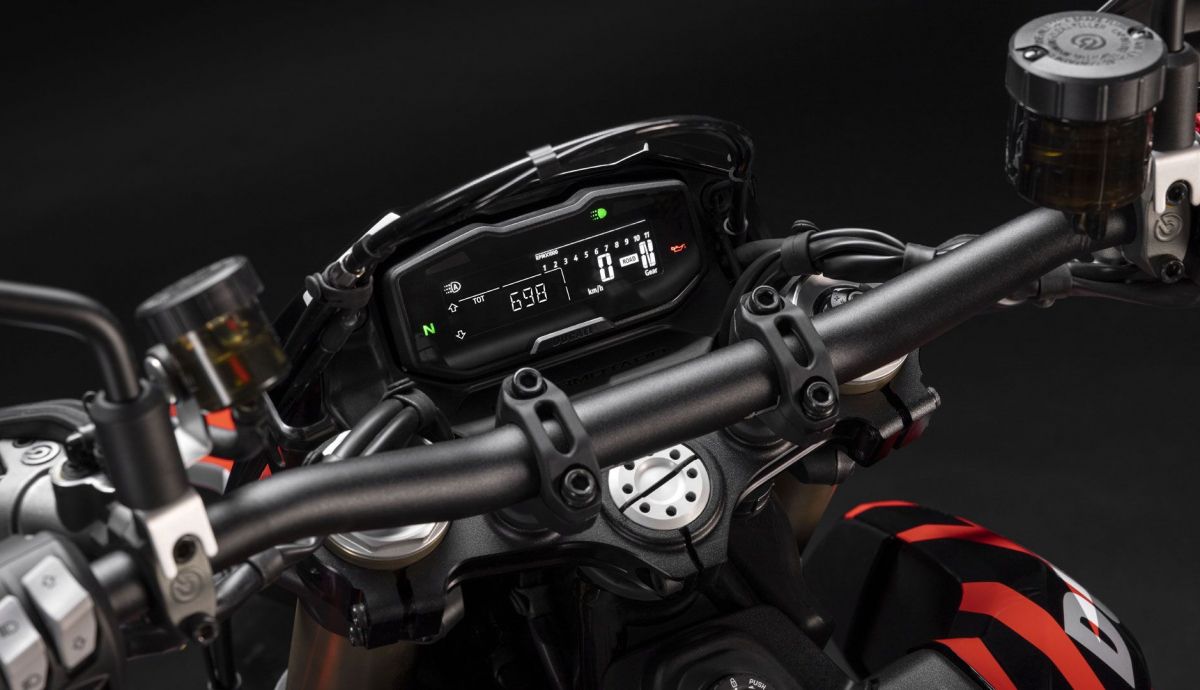 ducati-hypermotard-698-2024-detalles-7_7_1200x690.jpeg
