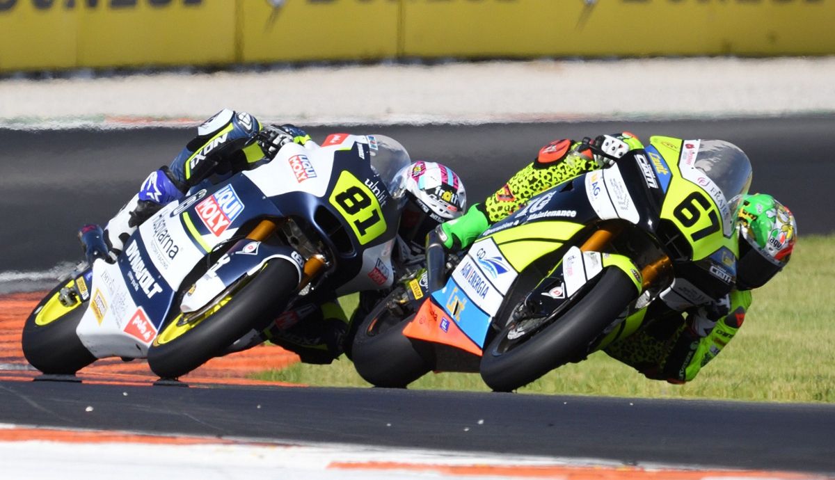 Alberto Surra comanda con Senna Agius totalmente pegado Alberto Surra comanda con Senna Agius totalmente pegado