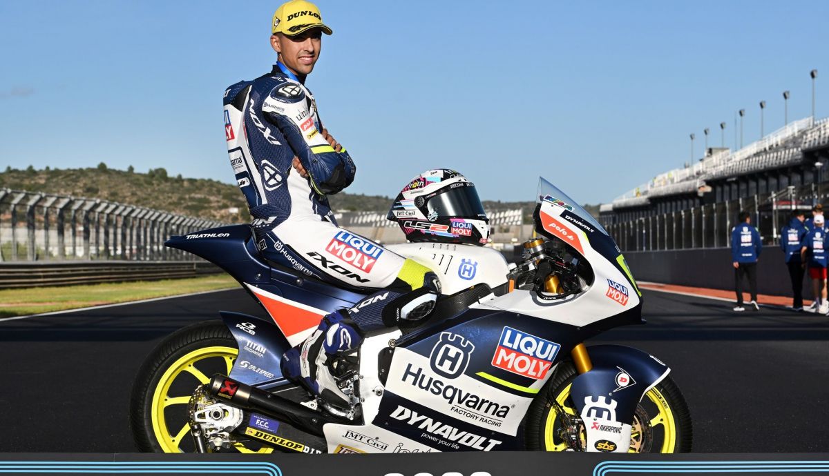 Senna Agius posa como campeón de Europa de Moto2 2023 Senna Agius posa como campeón de Europa de Moto2 2023