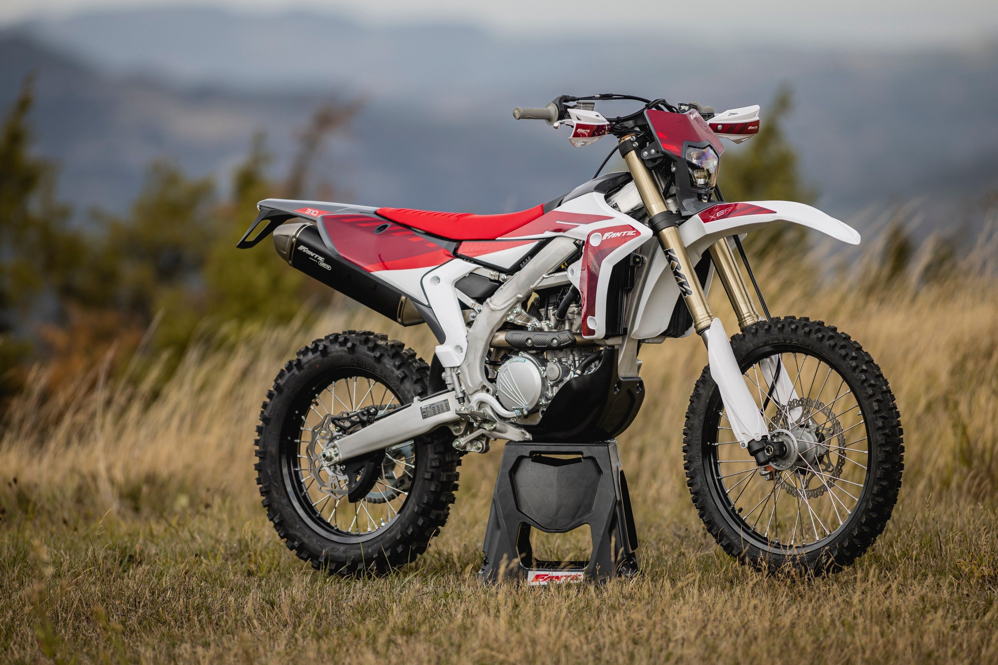 Fantic XEF 310 2024. Nueva cilindrada de 304 cc en la gama de enduro 4T de la marca italiana