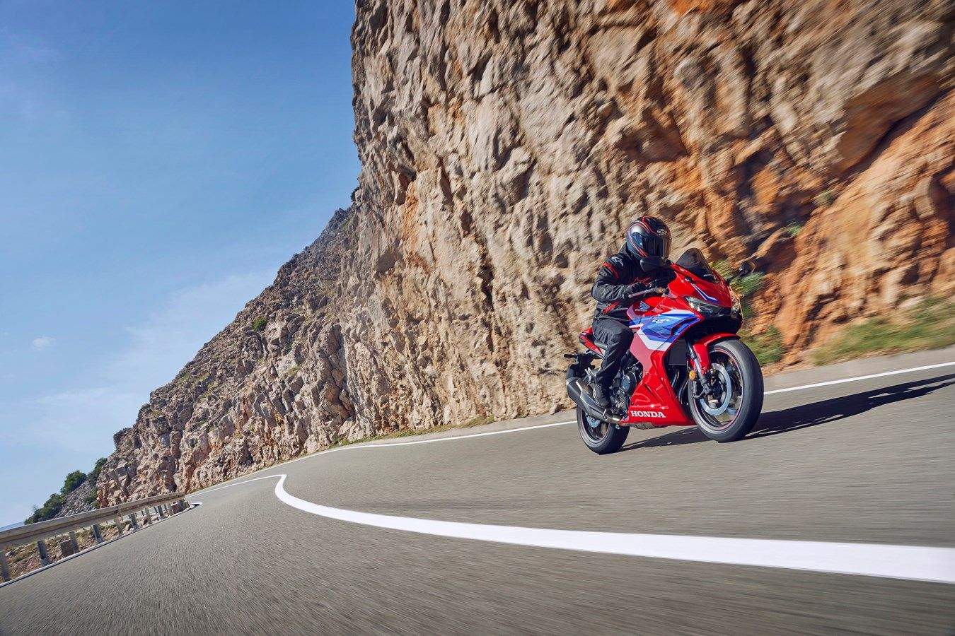 458339 24YM HONDA CBR500R