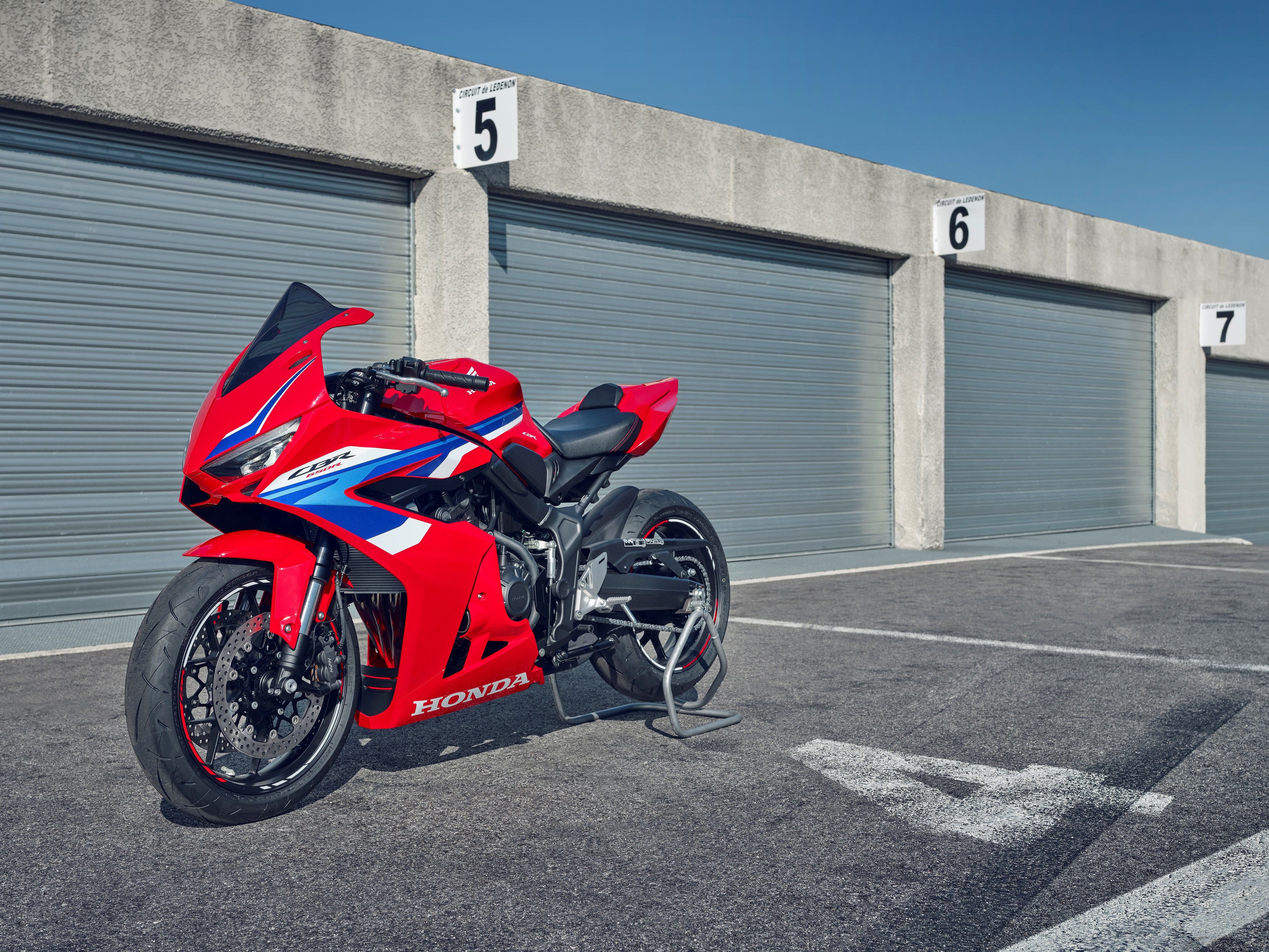 458085 24YMHONDACBR650R