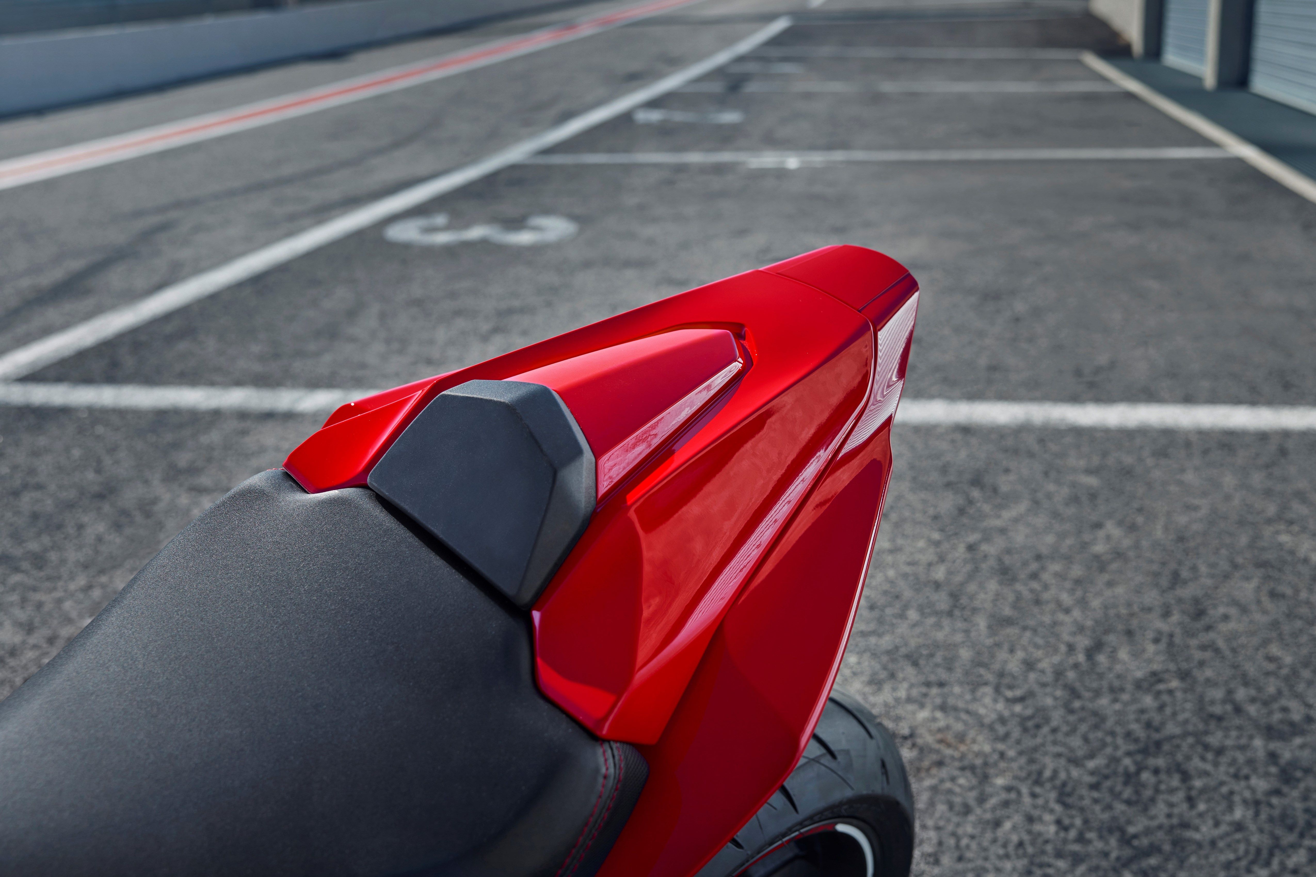 458632 24YM CBR650R