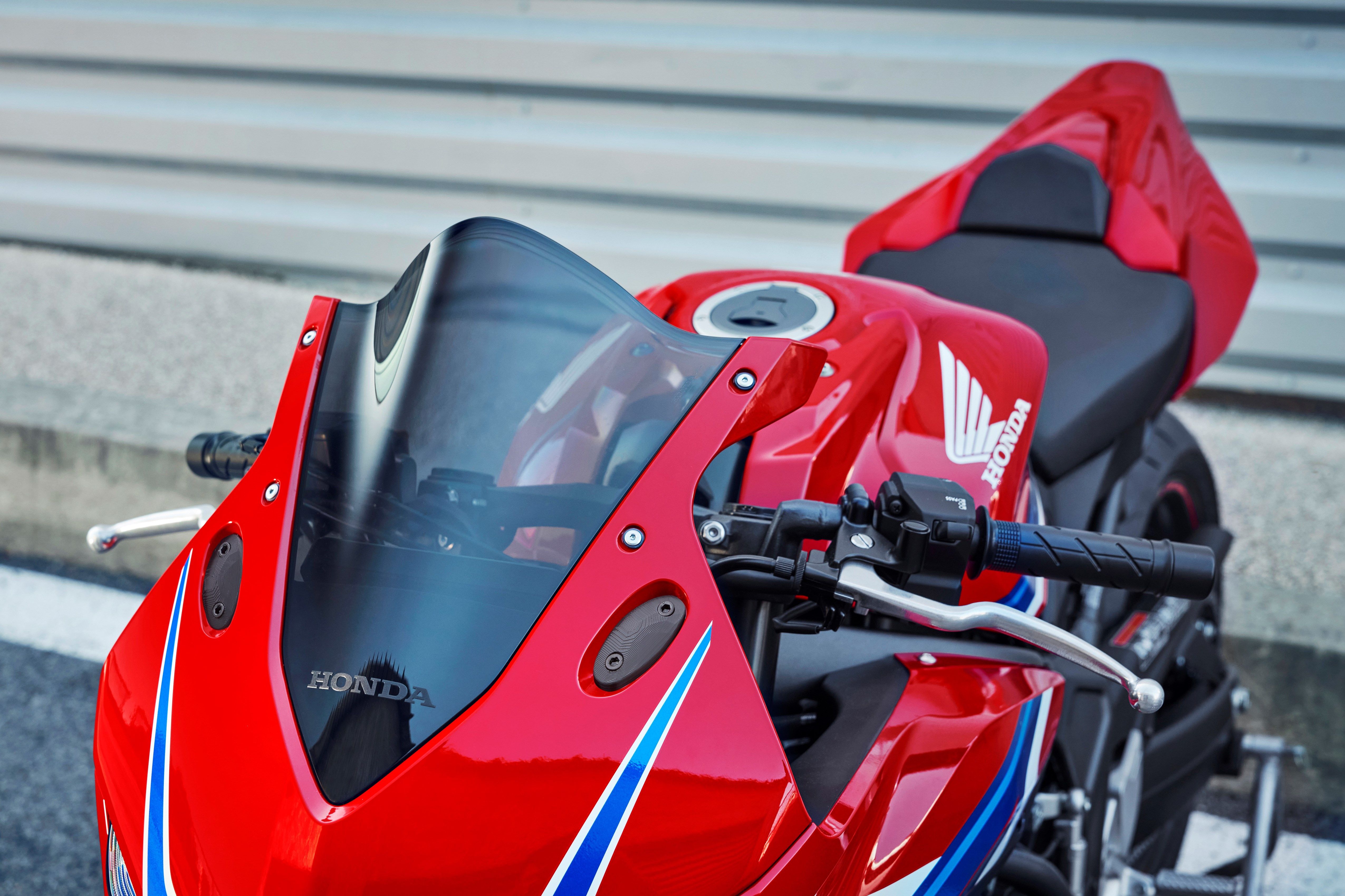 458639 24YM CBR650R