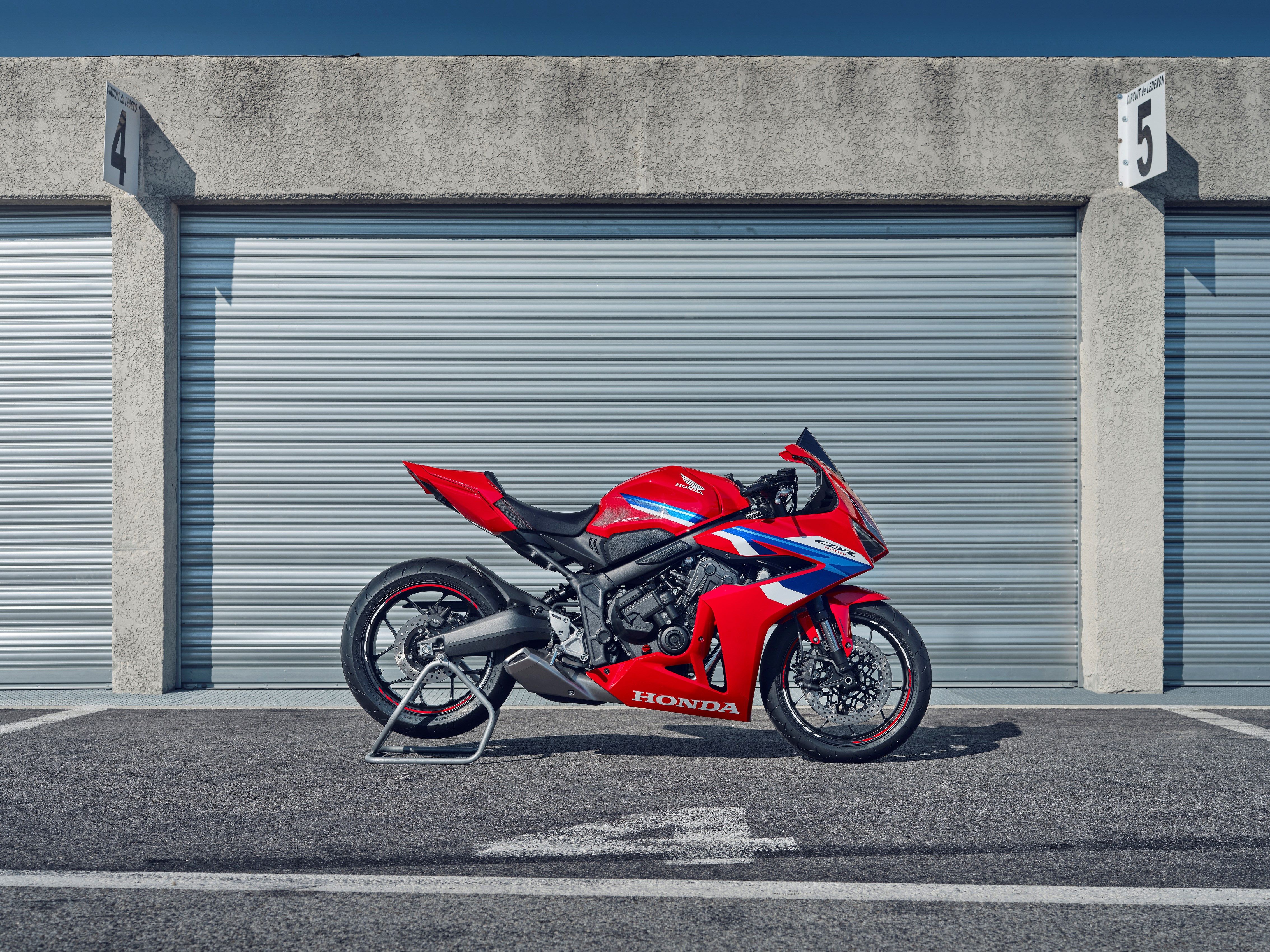 458643 24YM CBR650R