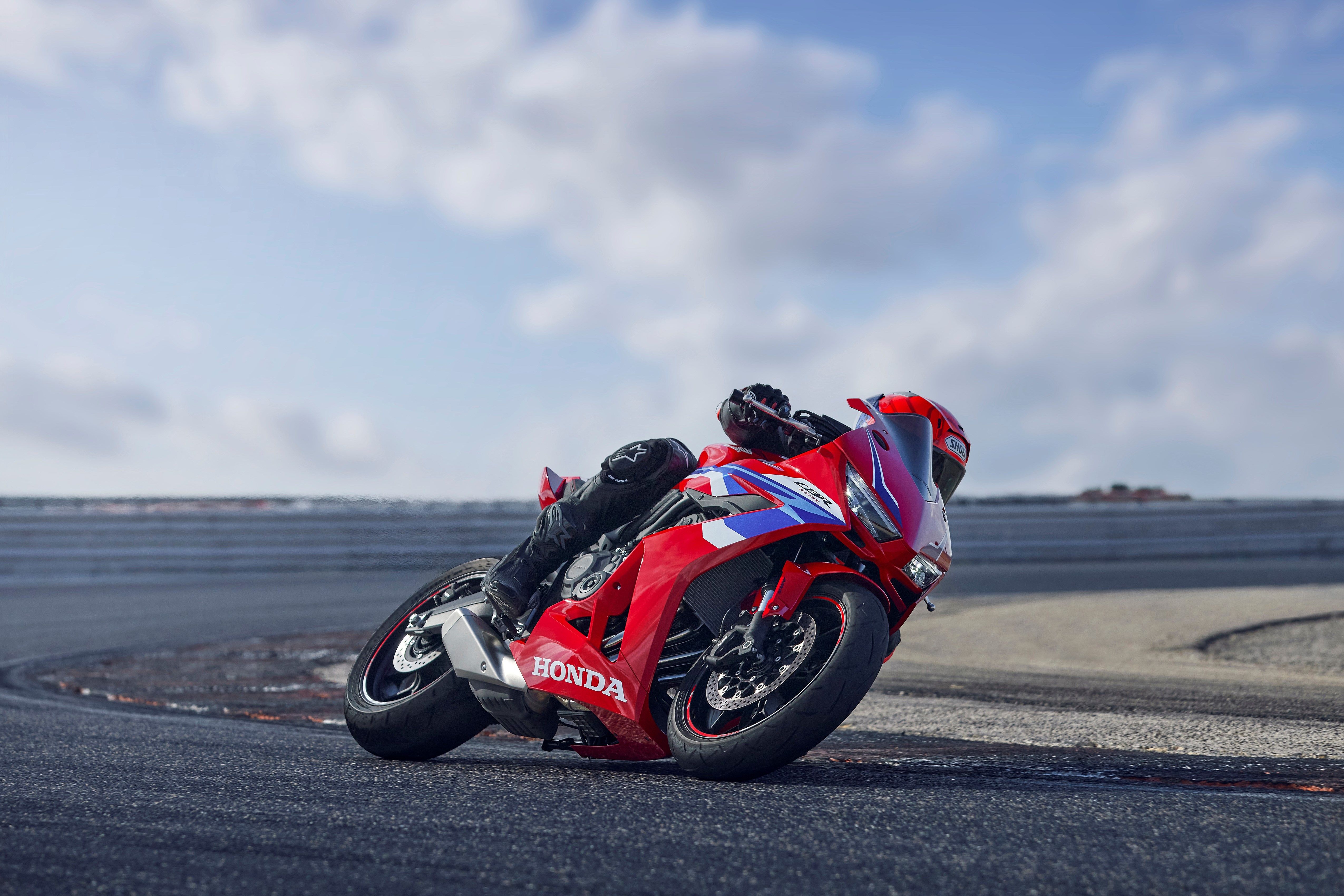 458646 24YM CBR650R