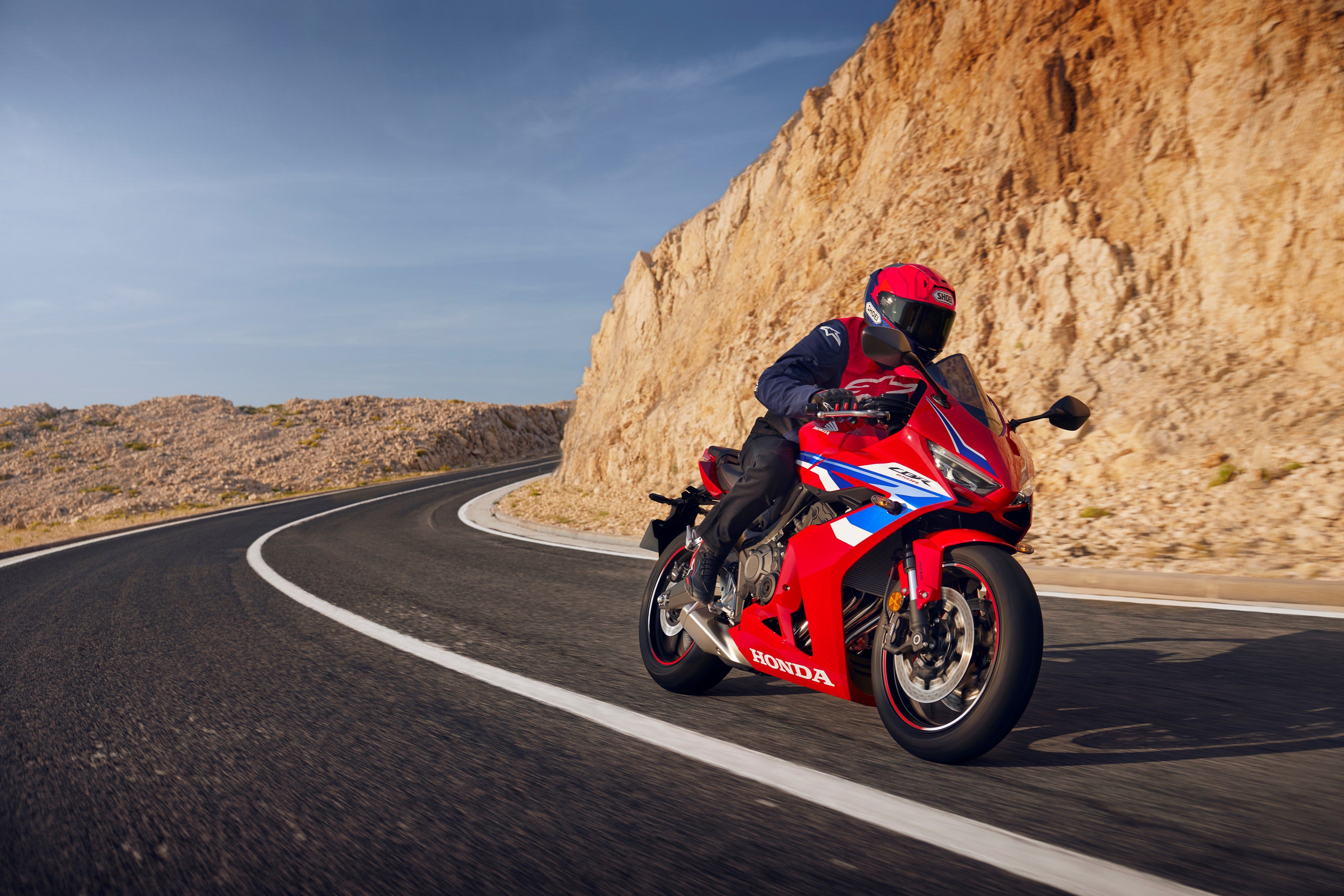 458647 24YM CBR650R