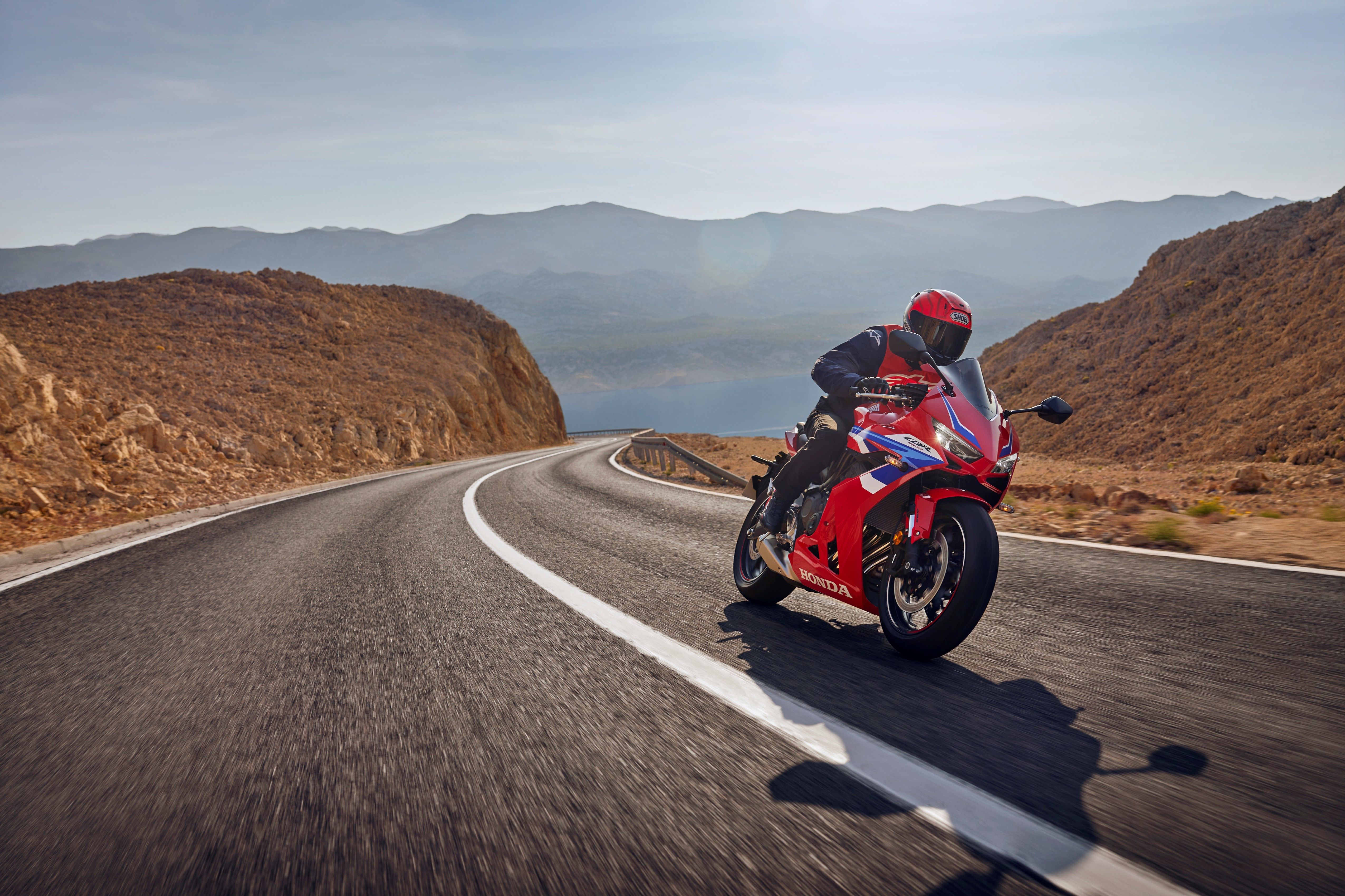 458648 24YM CBR650R