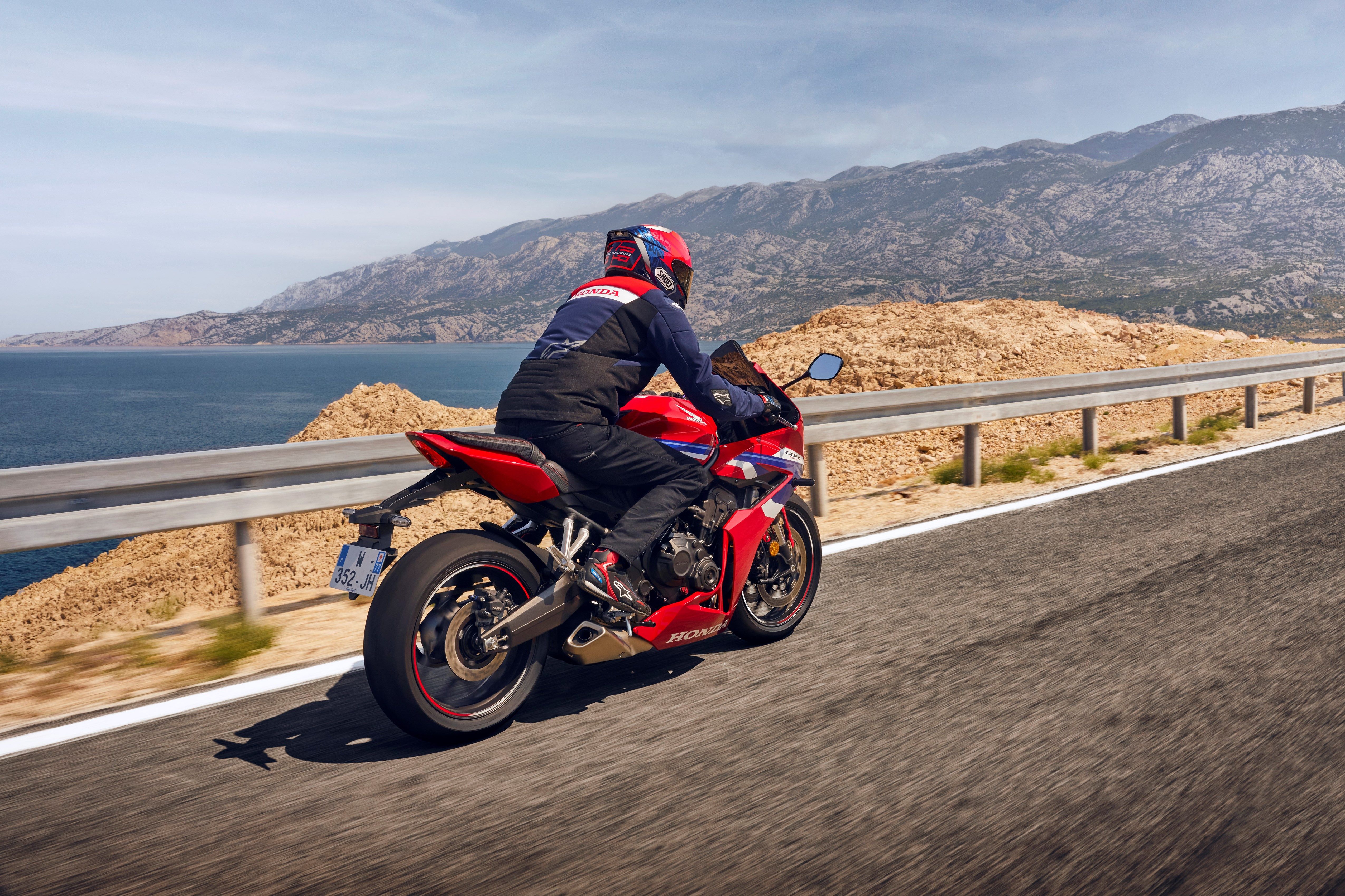 458651 24YM CBR650R