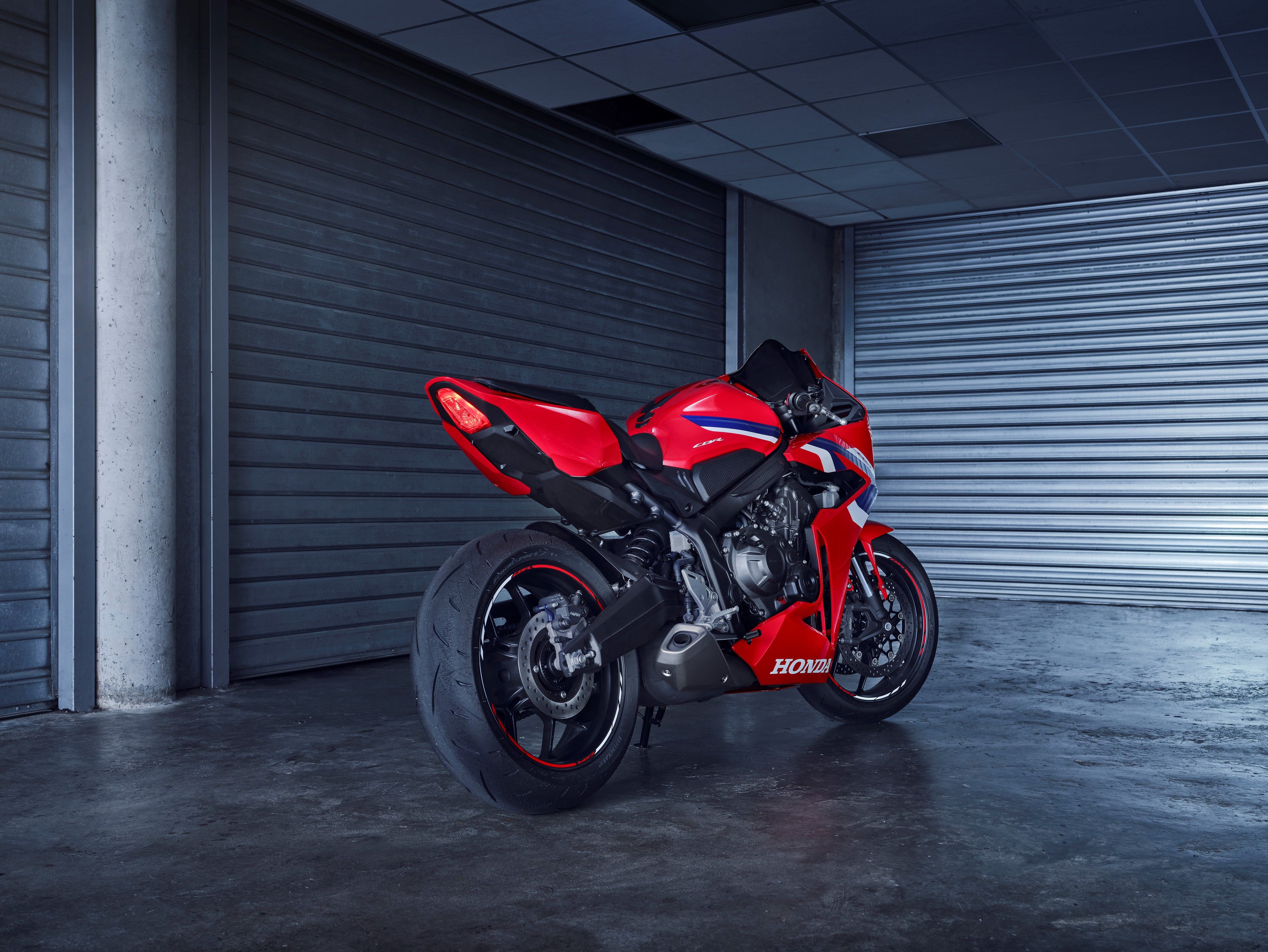 458665 24YM CBR650R