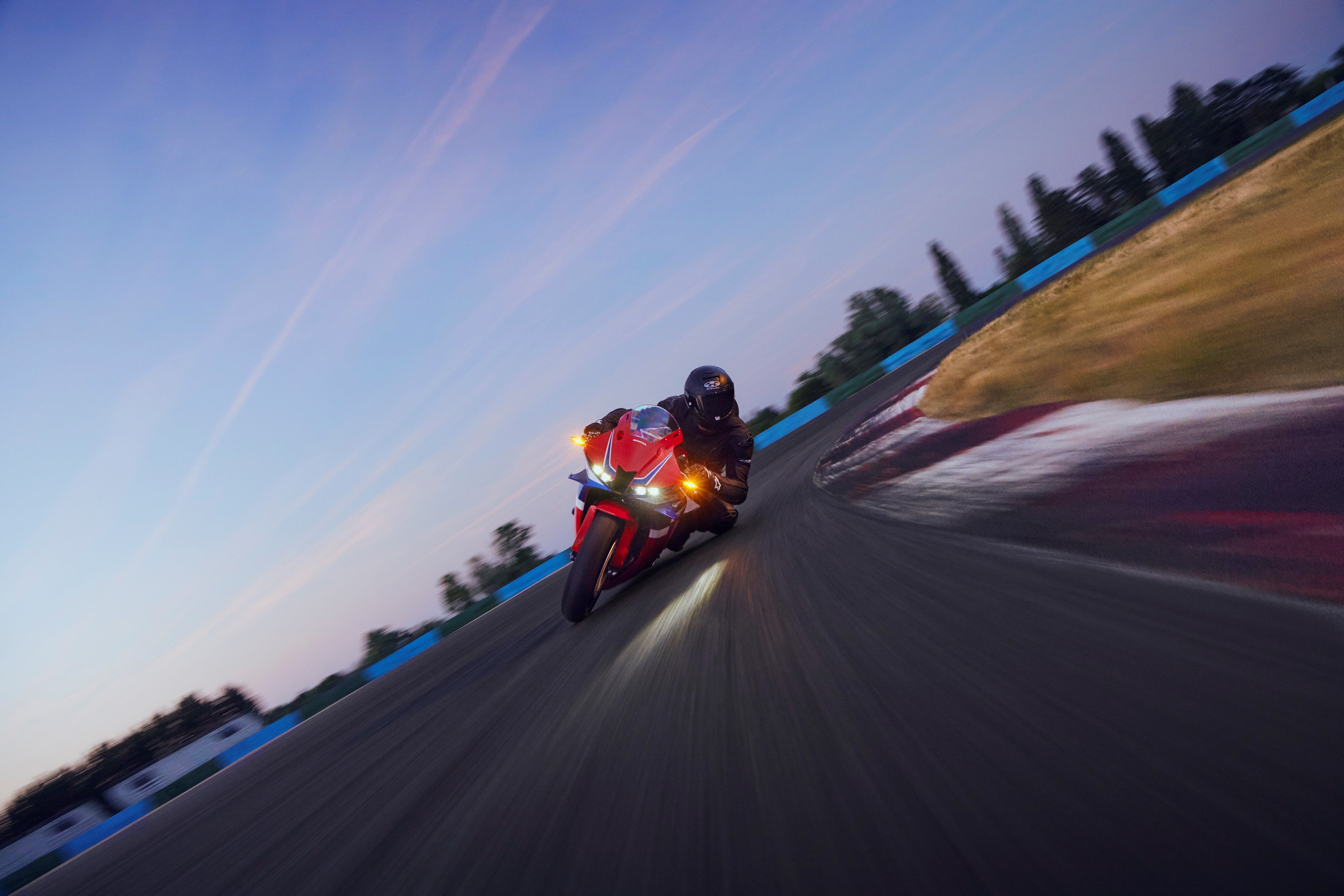 458101 24YMHONDACBR600RR