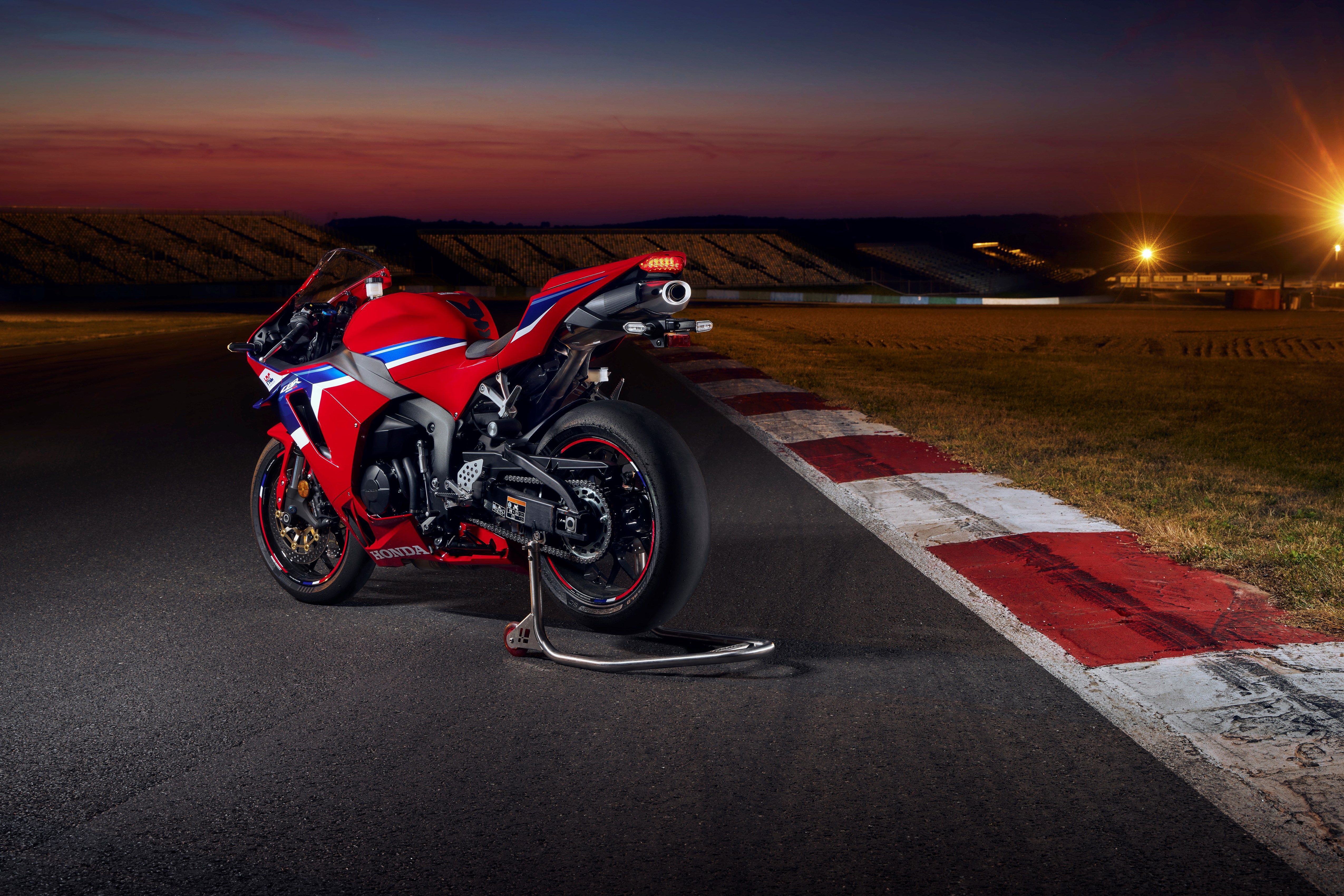 458369 24YM CBR600RR