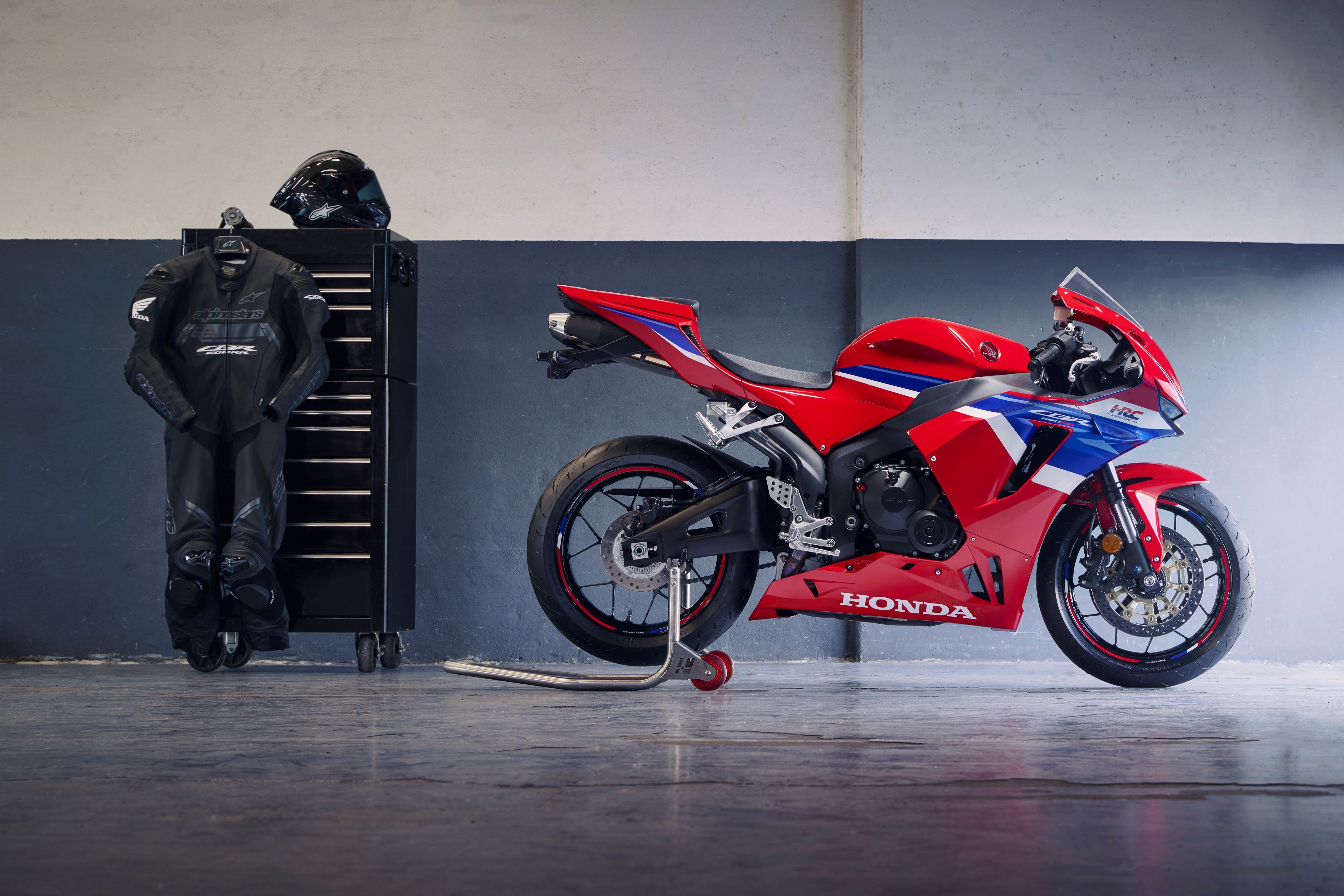 458382 24YM CBR600RR