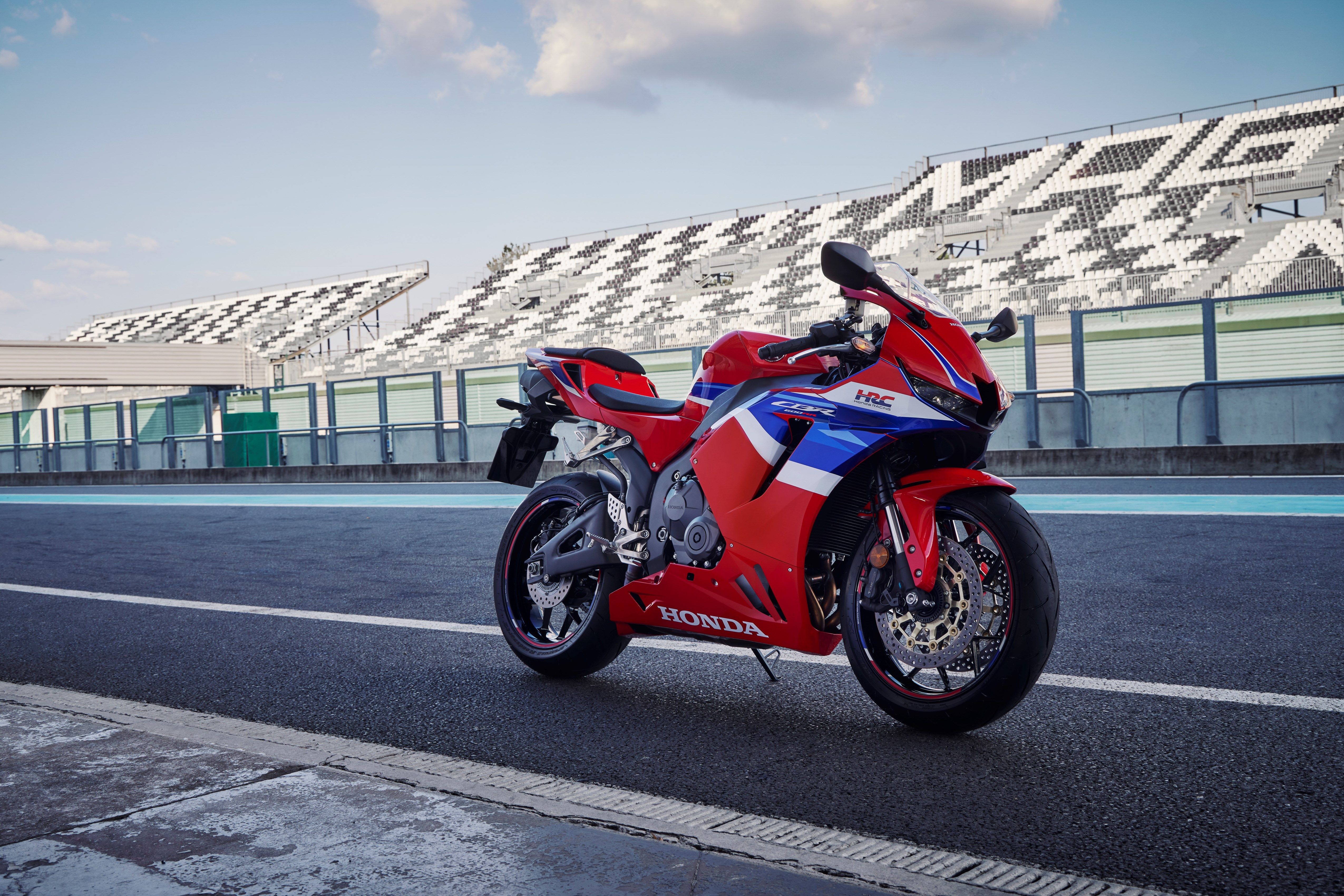 458384 24YM CBR600RR