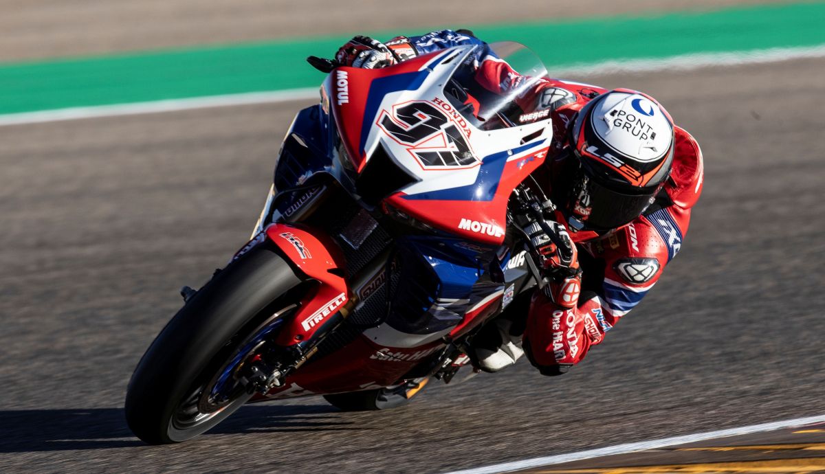 Xavi Vierge ha terminado décimo y ha logrado su primer podio en WSBK Xavi Vierge ha terminado décimo y ha logrado su primer podio en WSBK