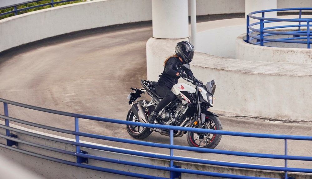 Honda CB500 HORNET 1