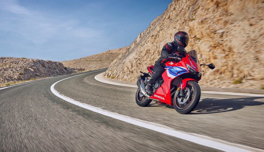 458343 24YM HONDA CBR500R