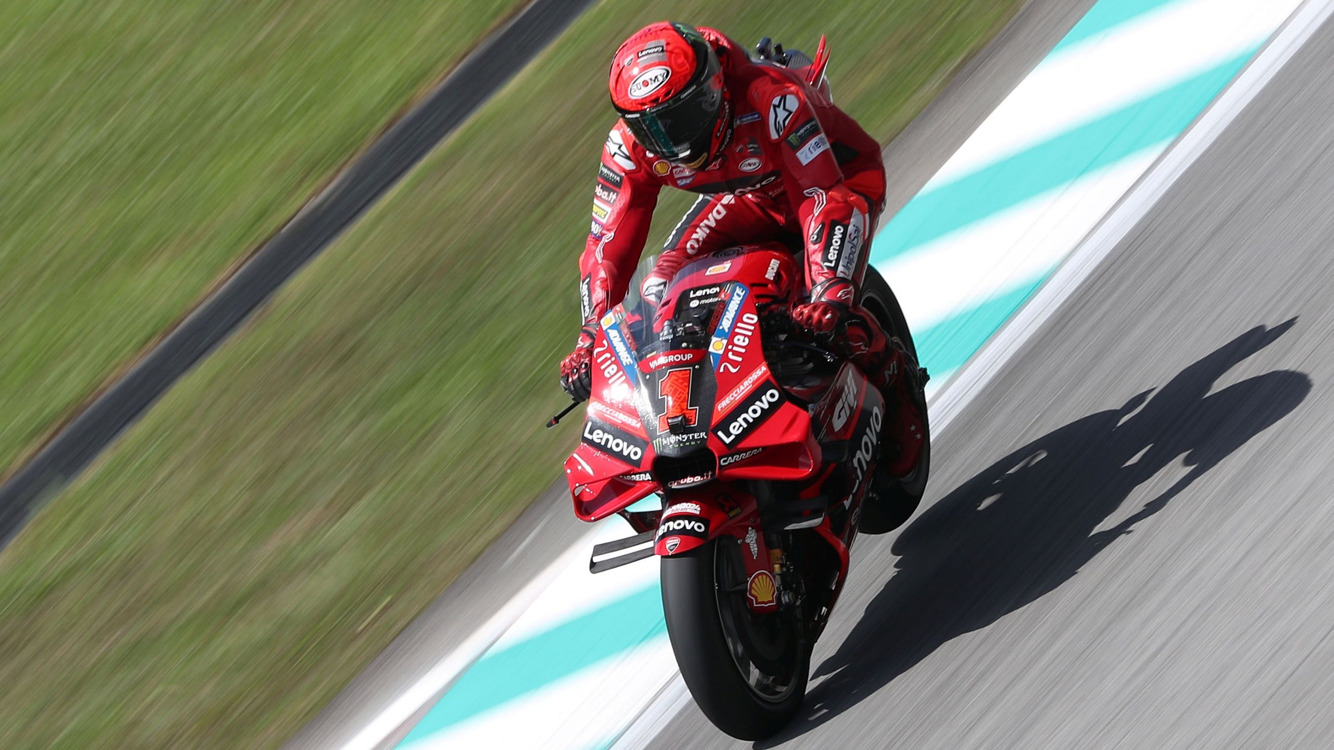 Pecco Bagnaia se ha hecho con la pole en el Gran Premio de Malasia batiendo el récord de Sepang