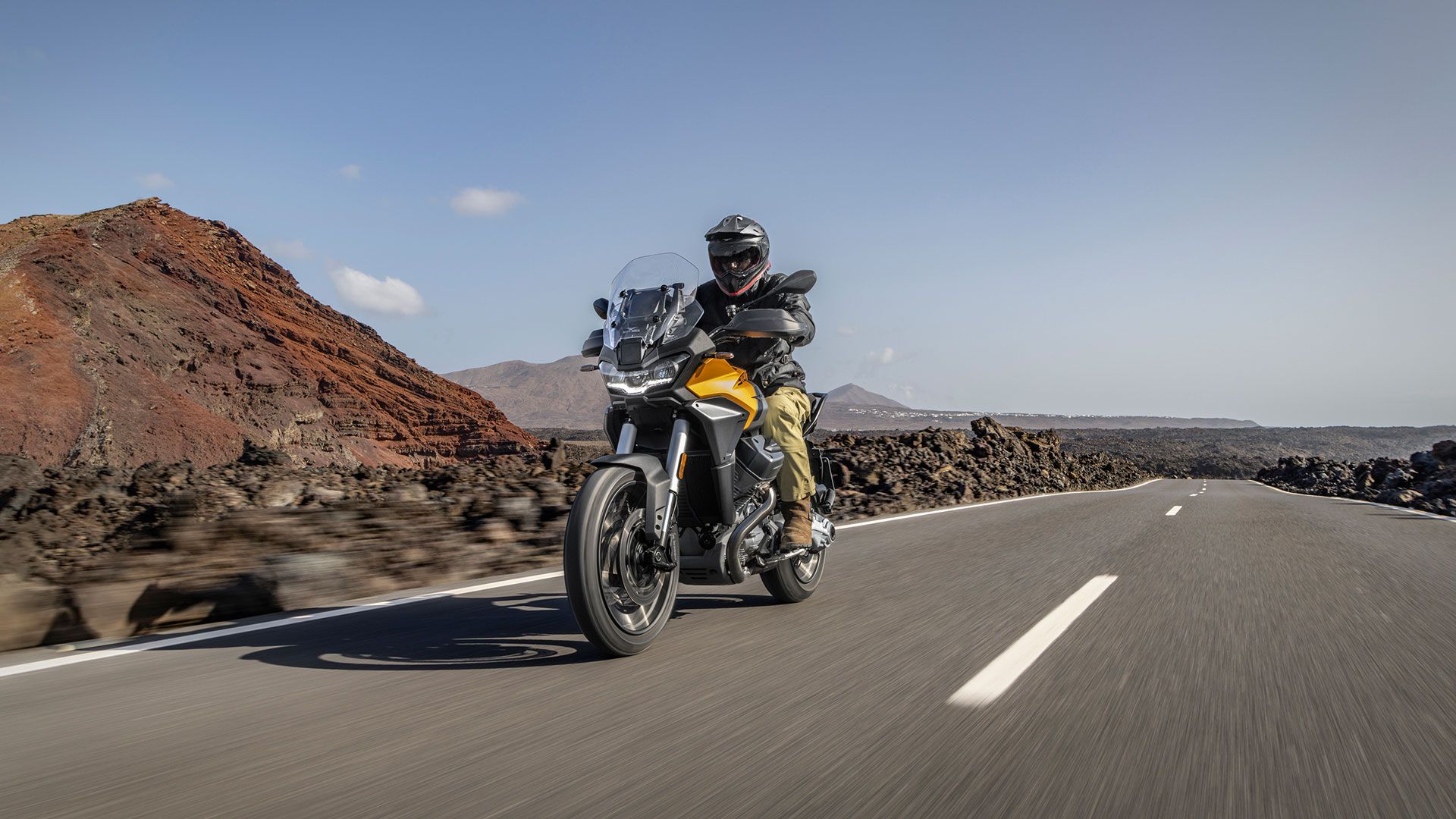 Moto Guzzi Stelvio 2024 Accion (3)