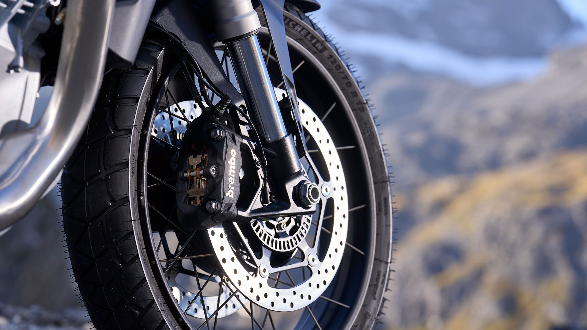 Moto Guzzi Stelvio 2024 Detalles (10)